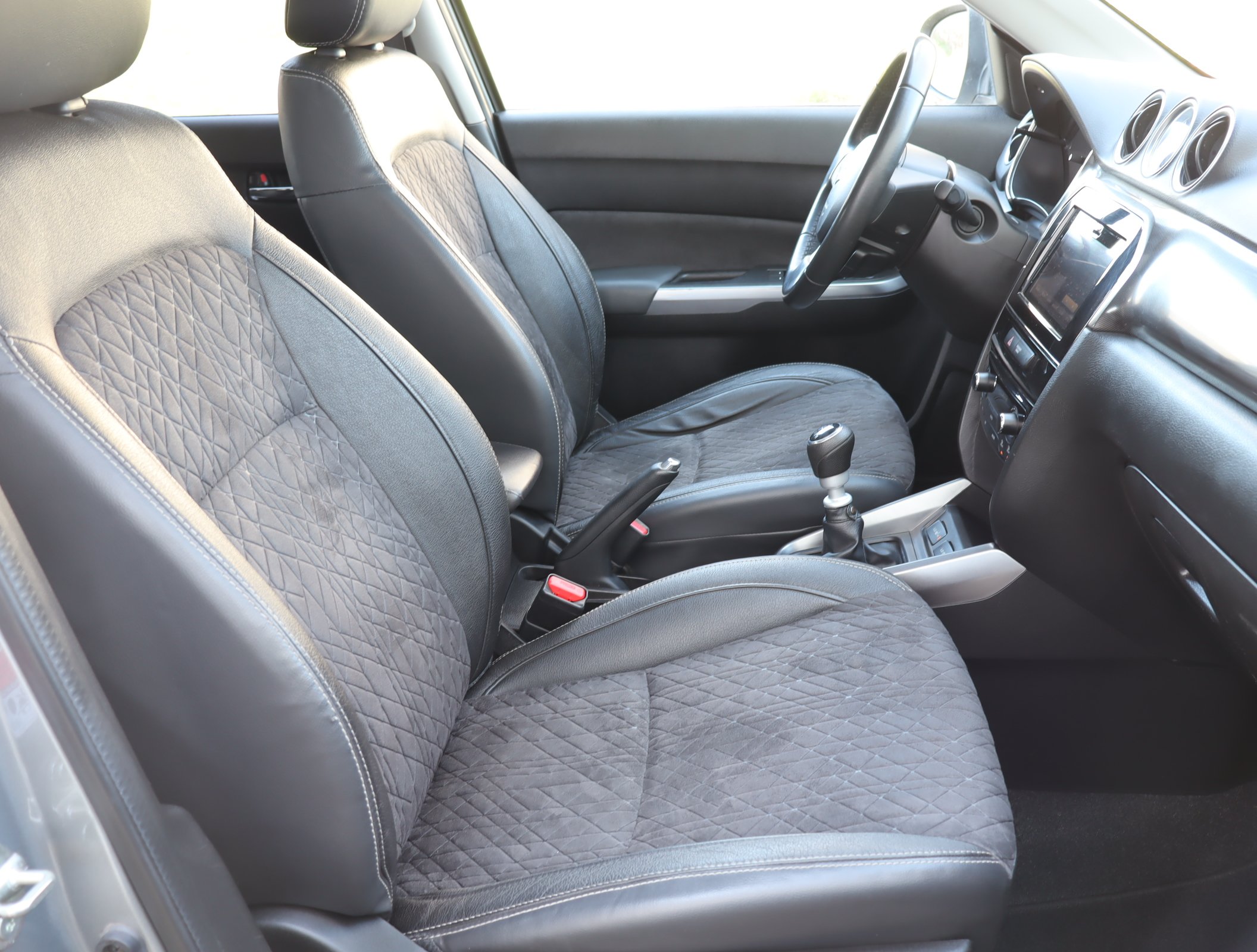 Suzuki Vitara, 2020 - pohled č. 12