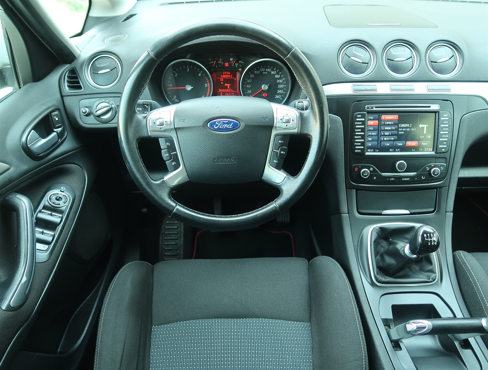 Ford S-MAX, 2013 - pohled č. 10
