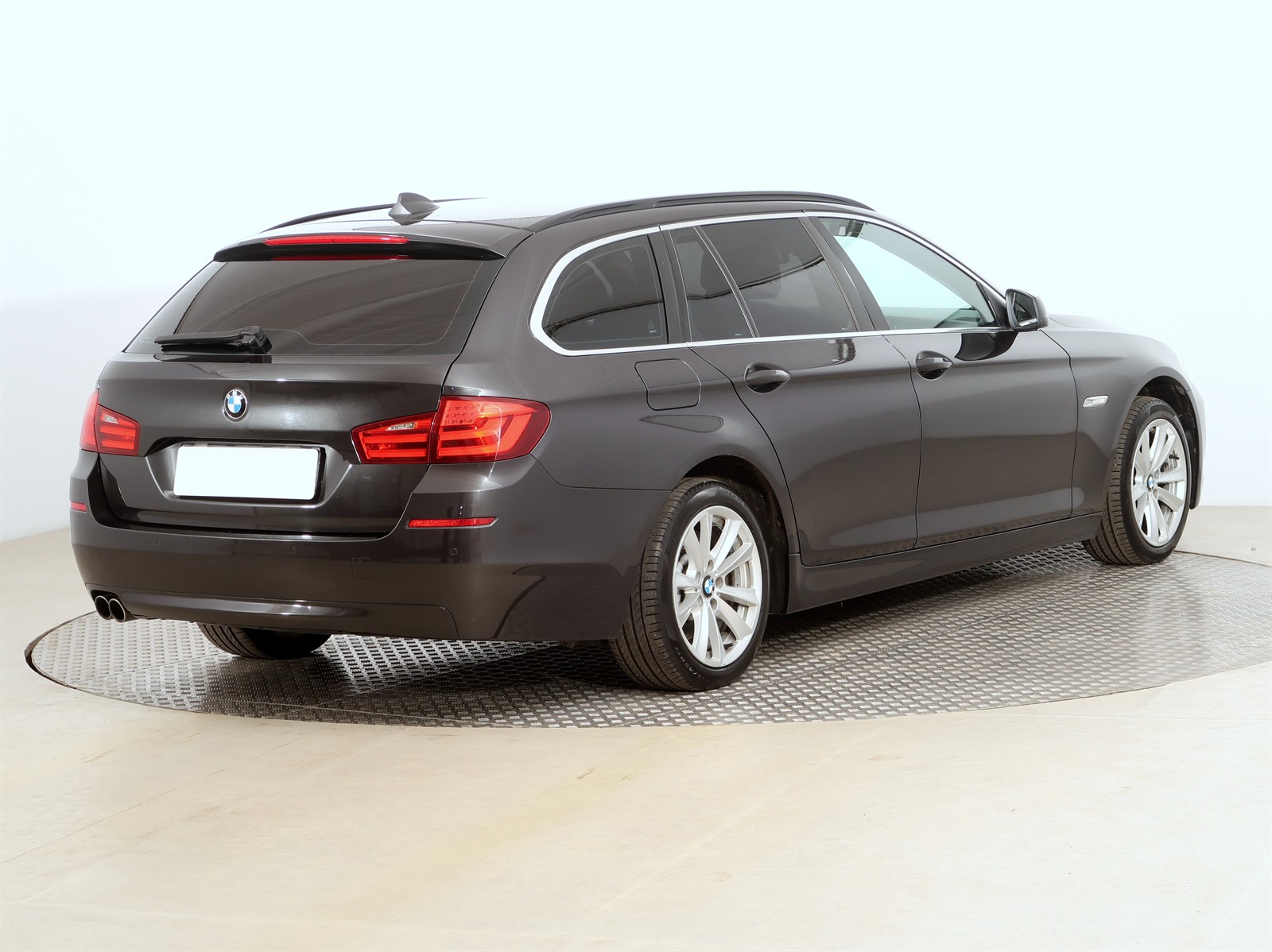 BMW Řada 5, 2012 - pohled č. 7