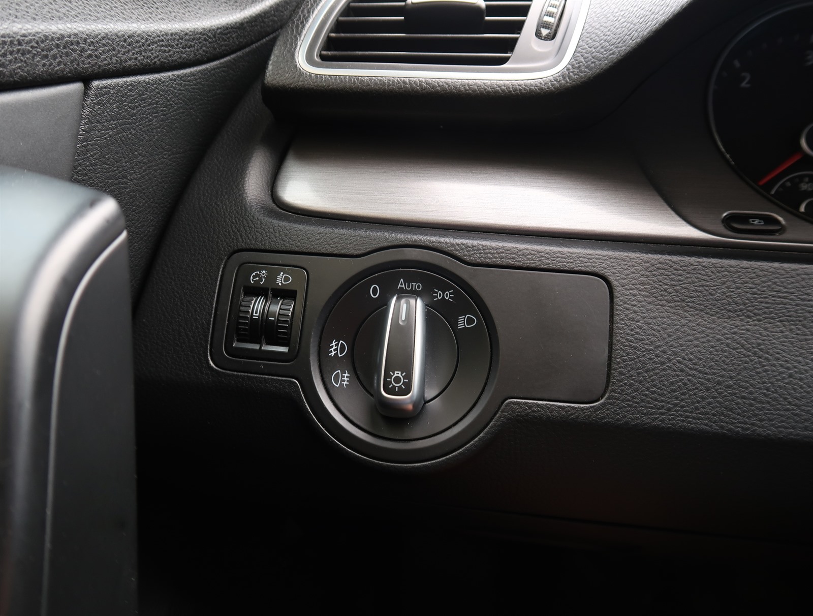 Volkswagen Passat, 2011 - pohled č. 26