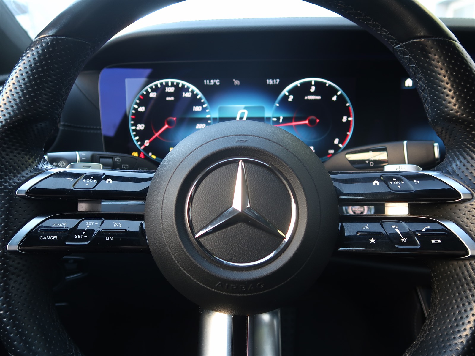 Mercedes-Benz E, 2021 - pohled č. 23