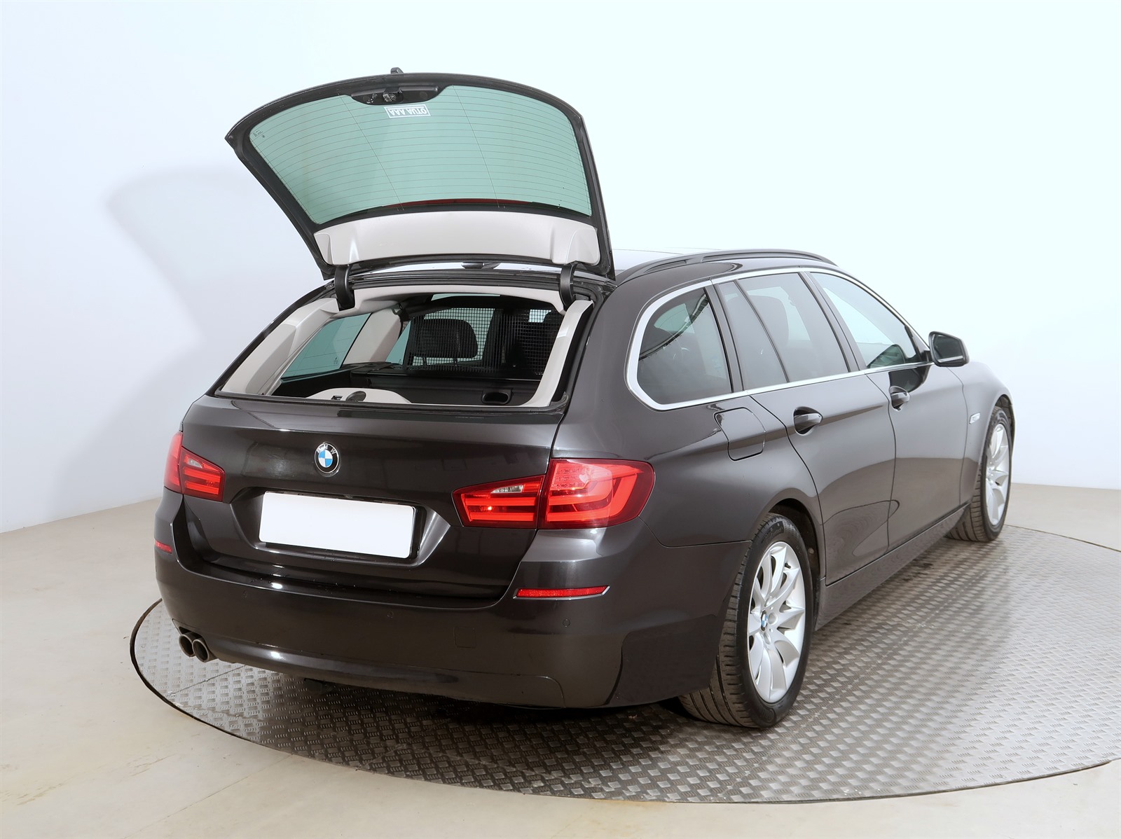 BMW Řada 5, 2013 - pohled č. 23