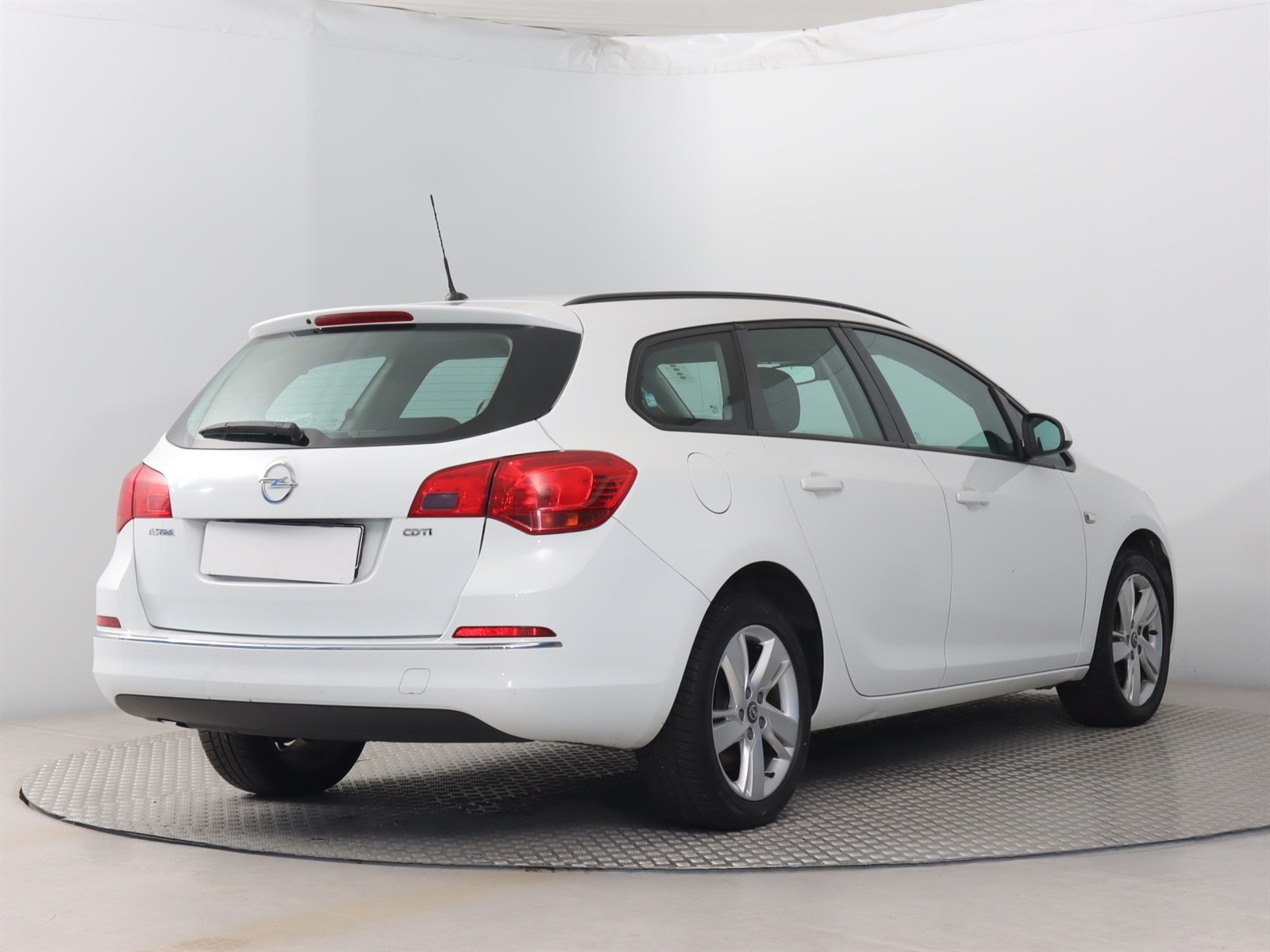 Opel Astra, 2014 - pohled č. 7