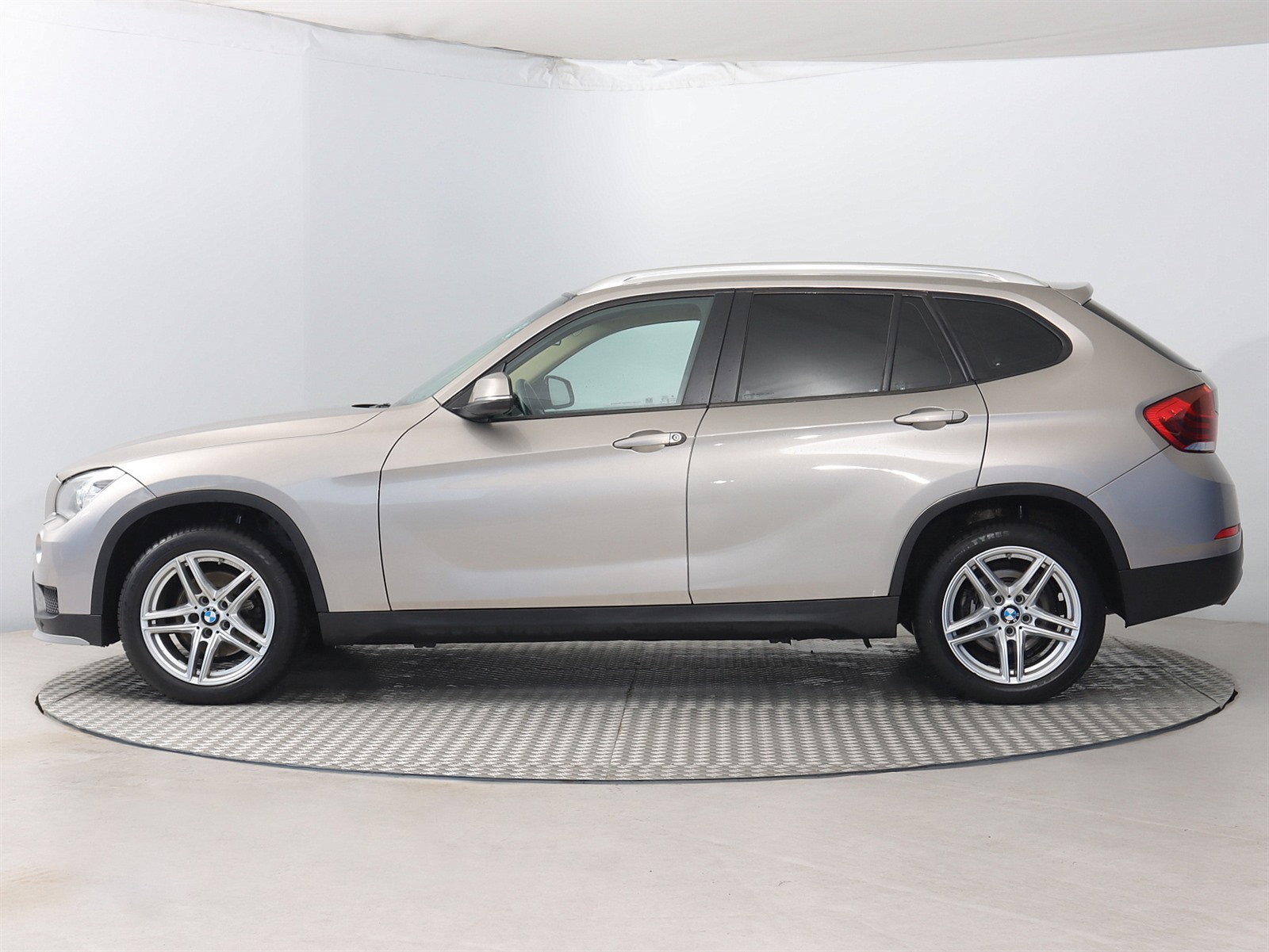 BMW X1, 2015 - pohled č. 4