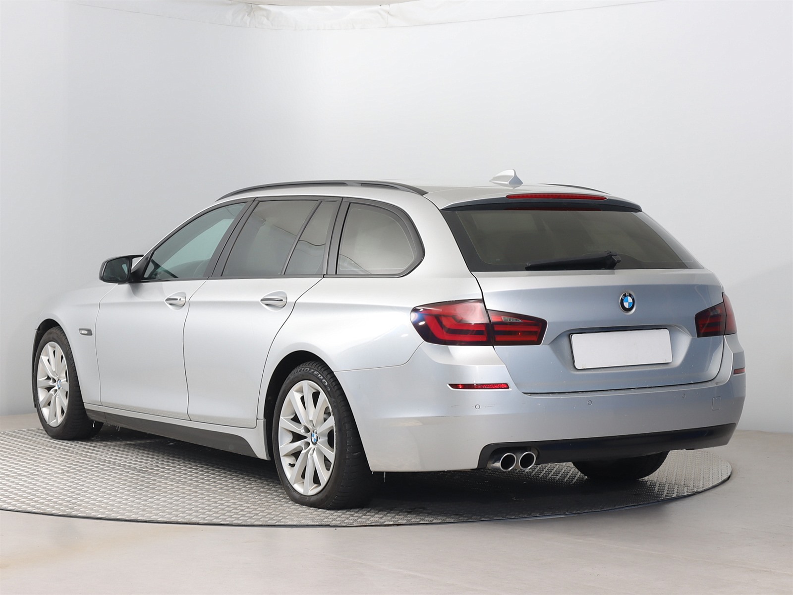 BMW Řada 5, 2012 - pohled č. 5