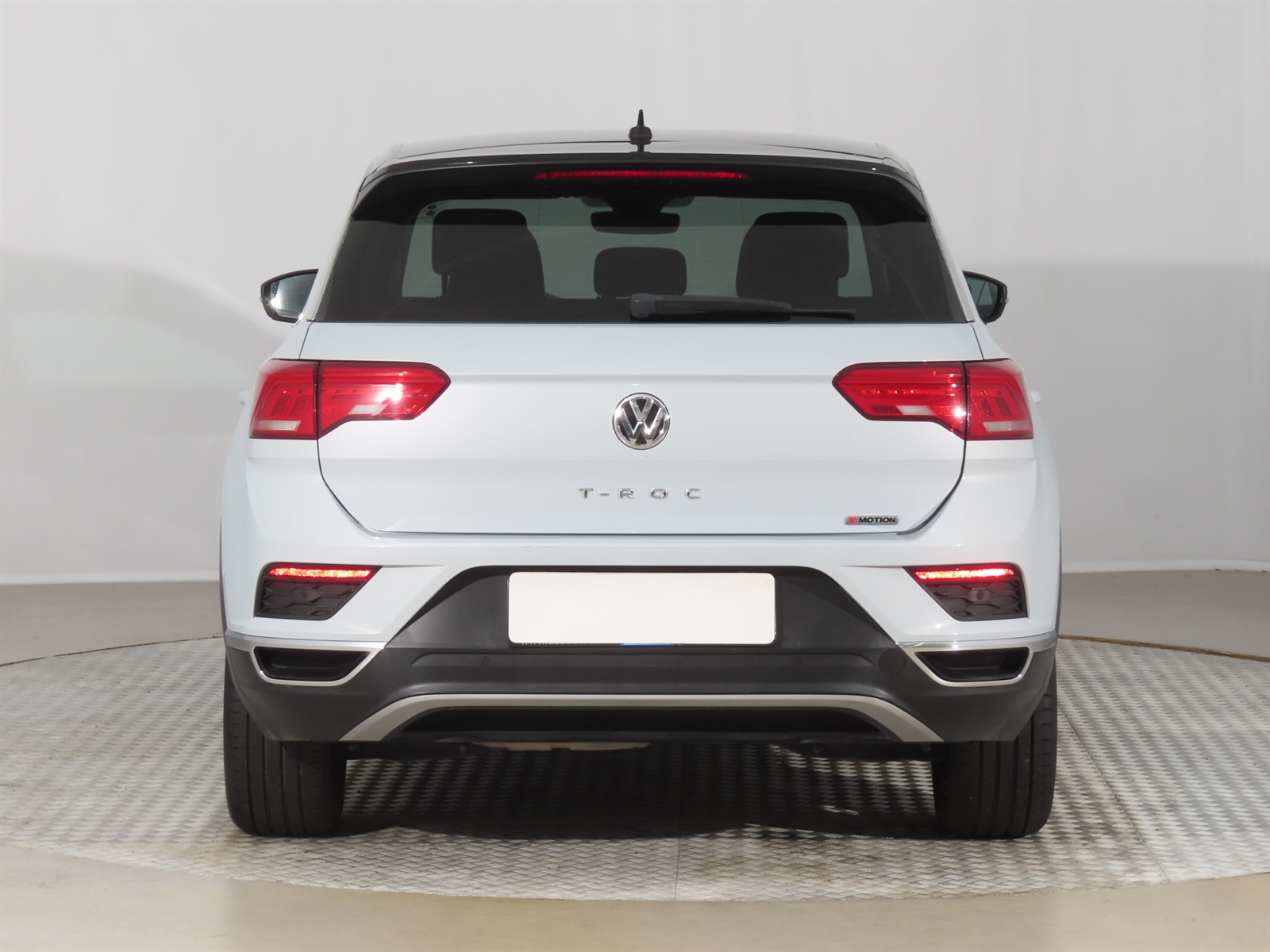 Volkswagen T-Roc, 2018 - pohled č. 6