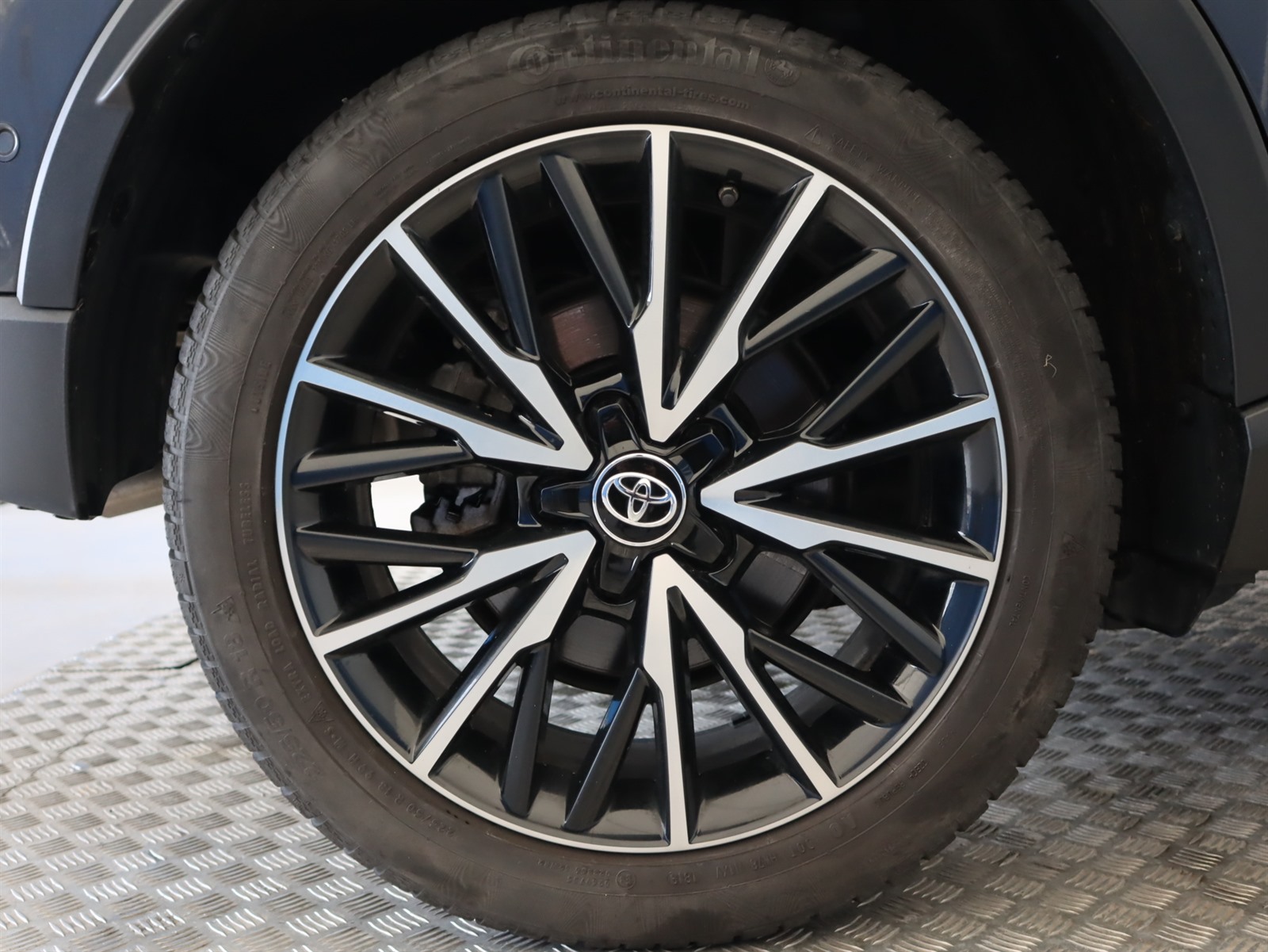 Toyota C-HR, 2019 - pohled č. 21
