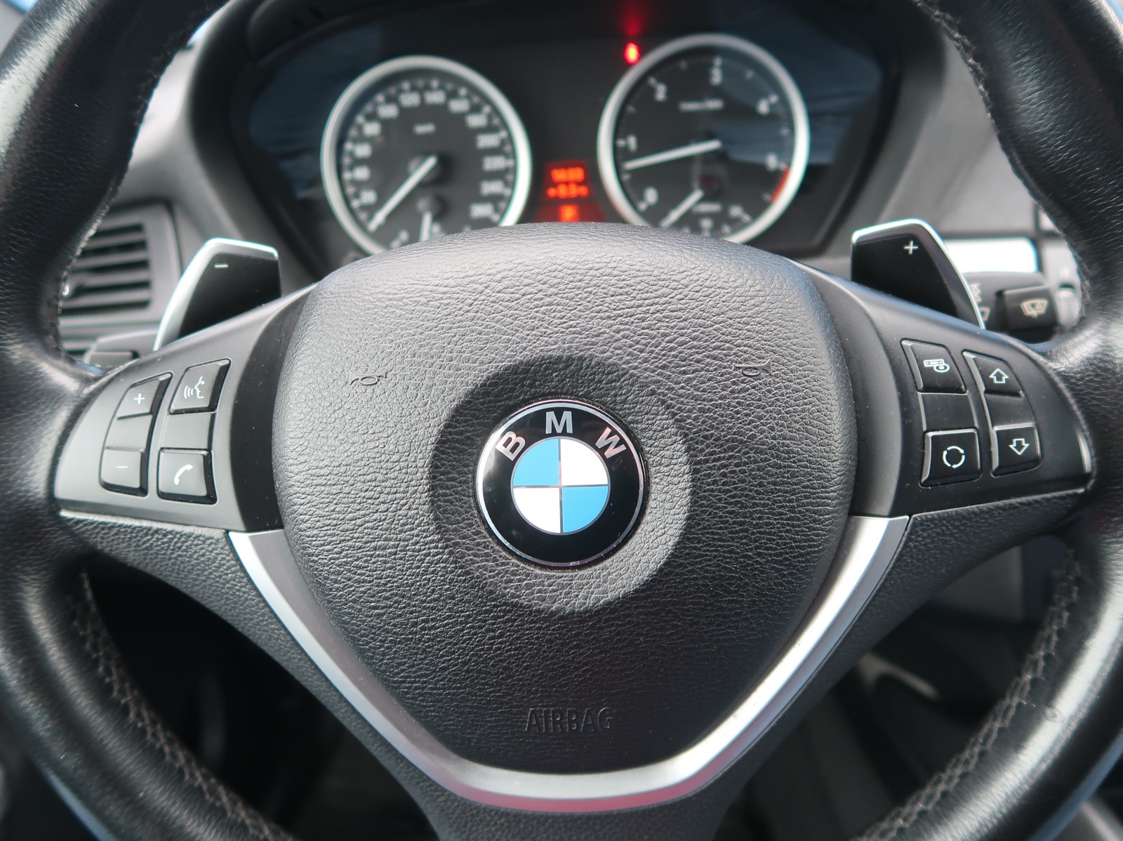 BMW X6, 2013 - pohled č. 23
