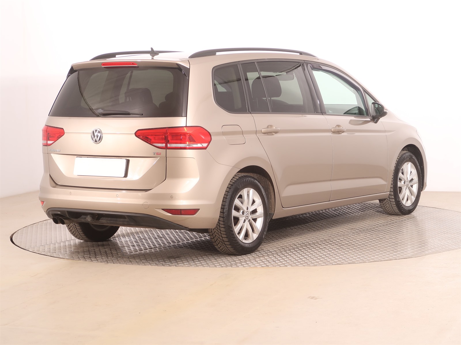 Volkswagen Touran, 2016 - pohled č. 7