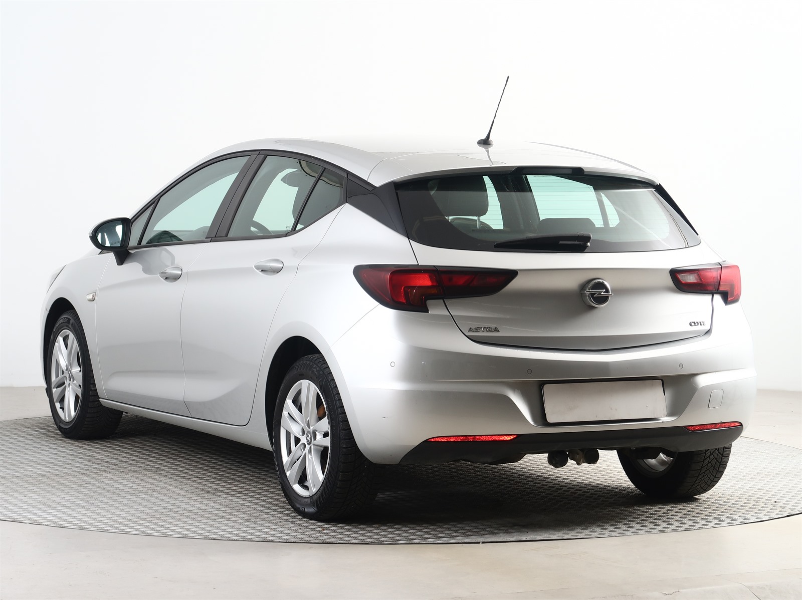 Opel Astra, 2016 - pohled č. 5