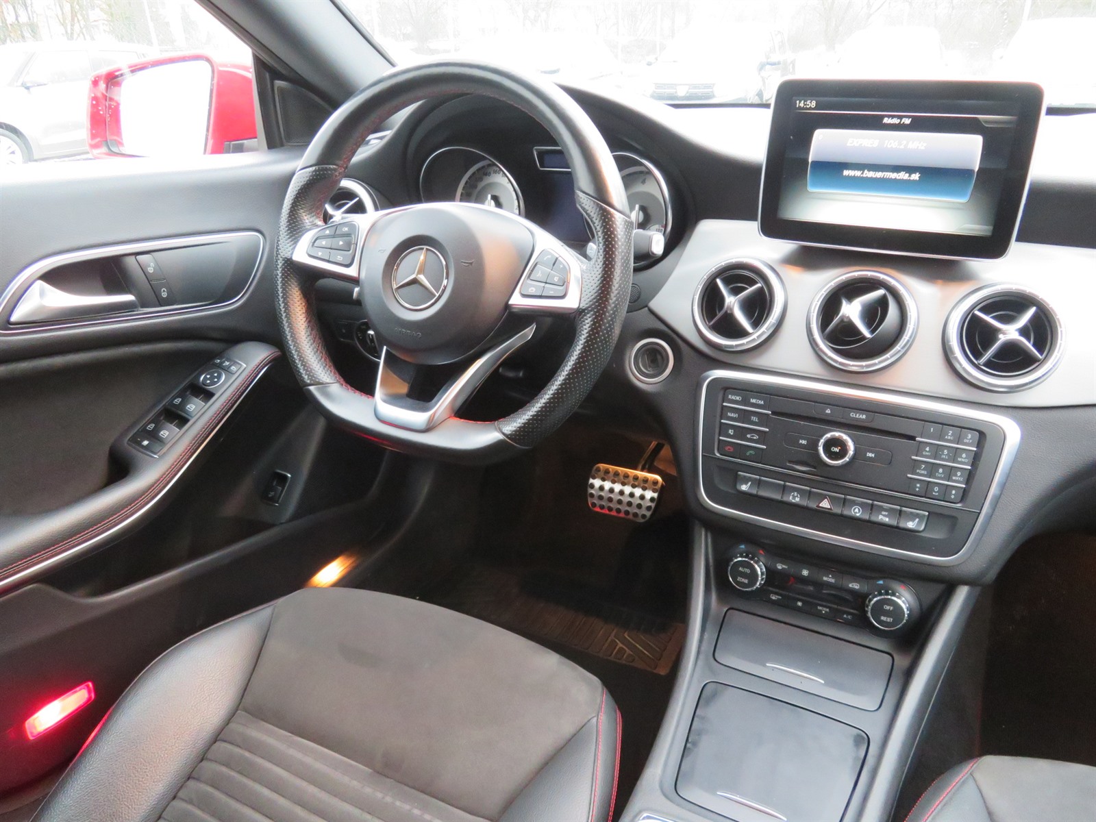 Mercedes-Benz CLA, 2015 - pohled č. 9