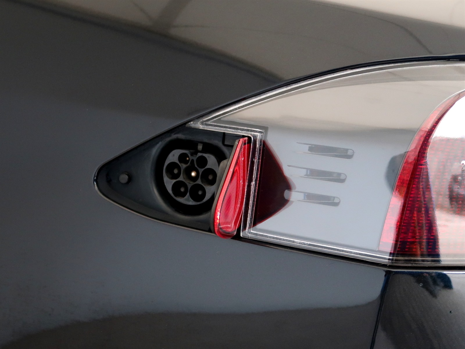 Tesla Model S, 2018 - pohled č. 23