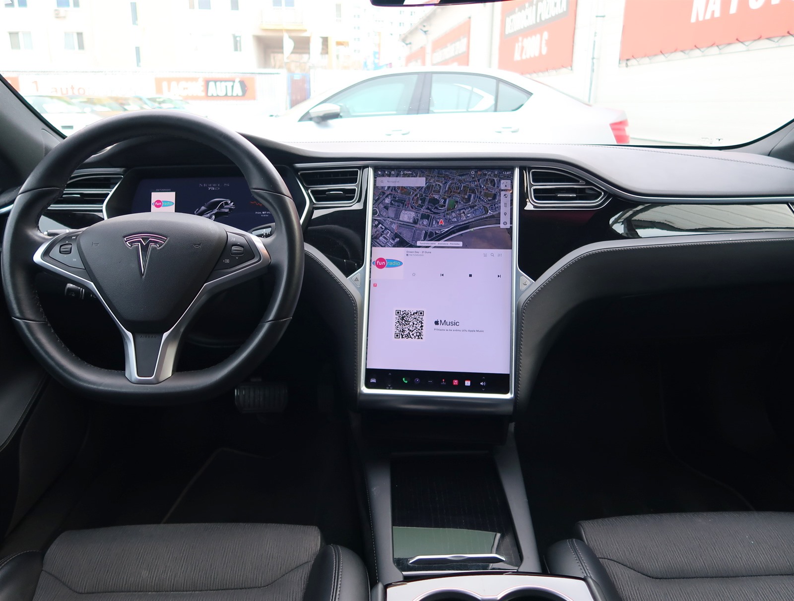 Tesla Model S, 2018 - pohled č. 10