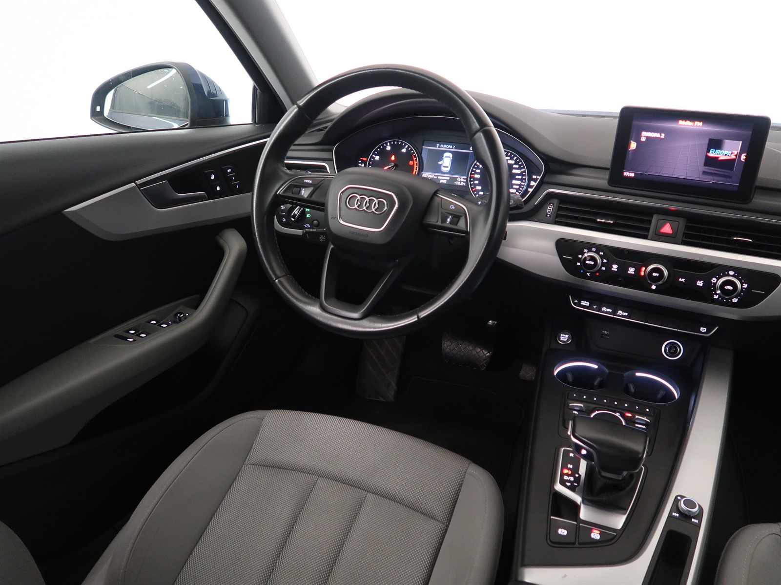 Audi A4, 2017 - pohled č. 9