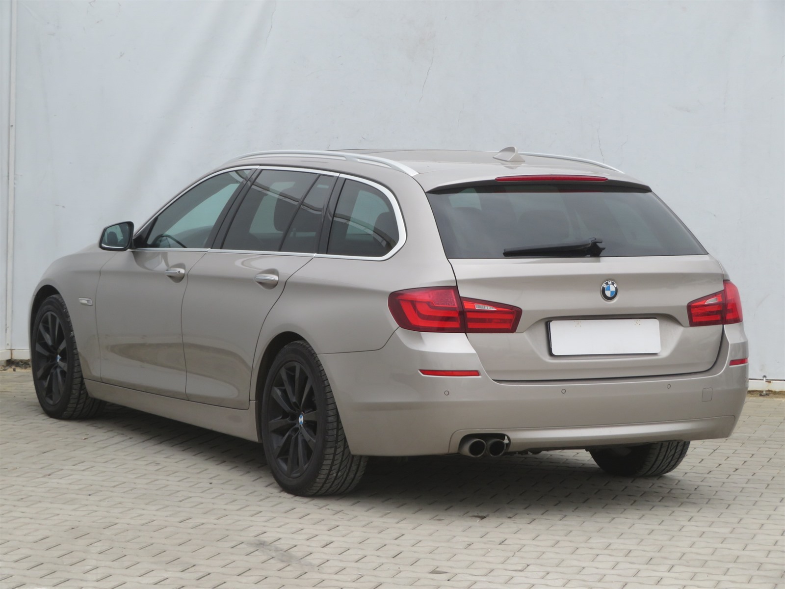 BMW Řada 5, 2011 - pohled č. 5