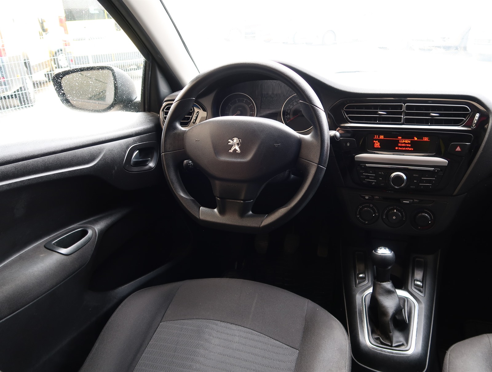 Peugeot 301, 2014 - pohled č. 9