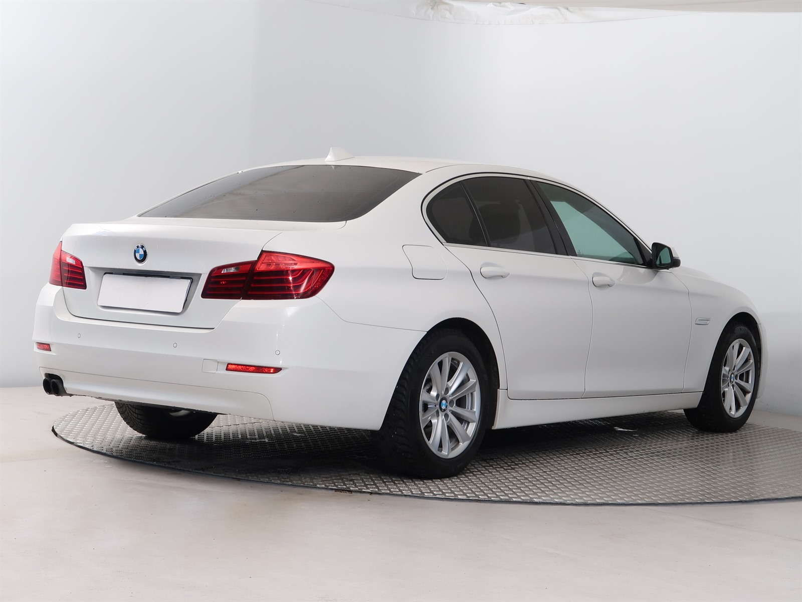 BMW Řada 5, 2015 - pohled č. 7