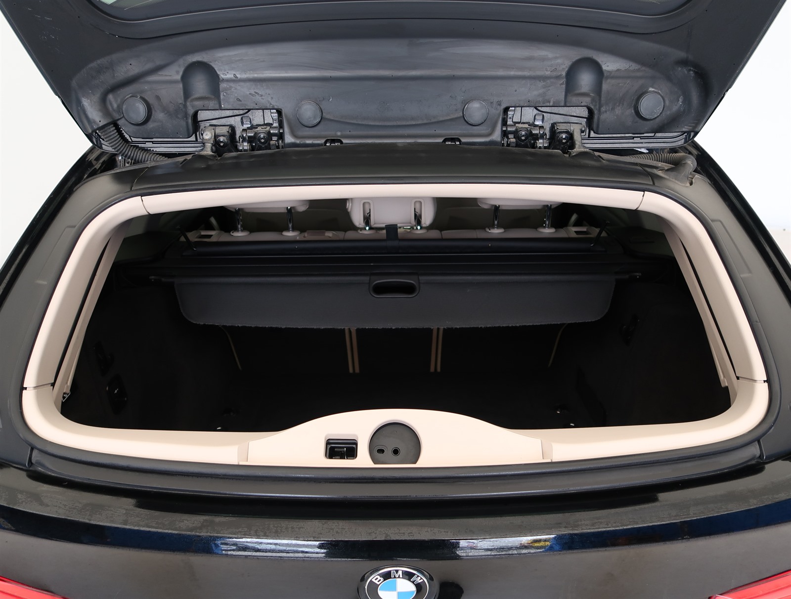 BMW Řada 3, 2016 - pohled č. 22