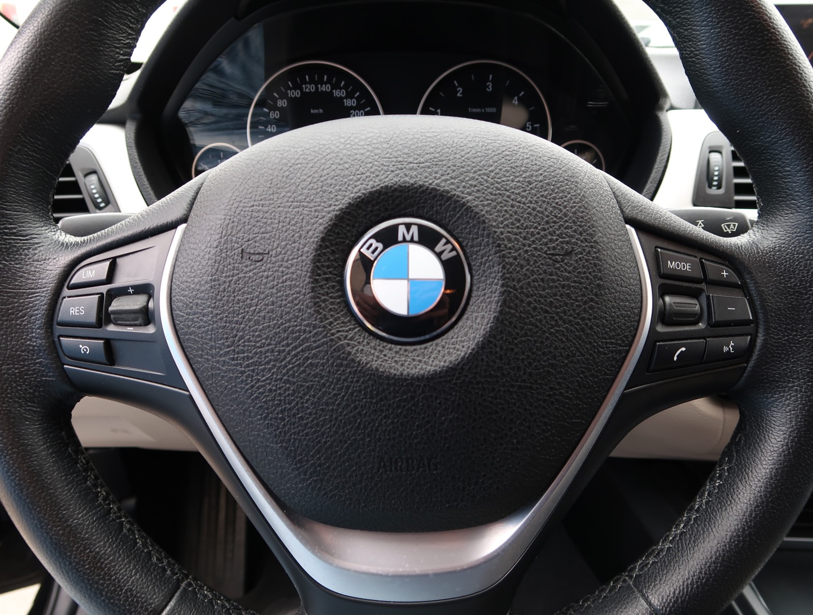 BMW Řada 3, 2016 - pohled č. 29