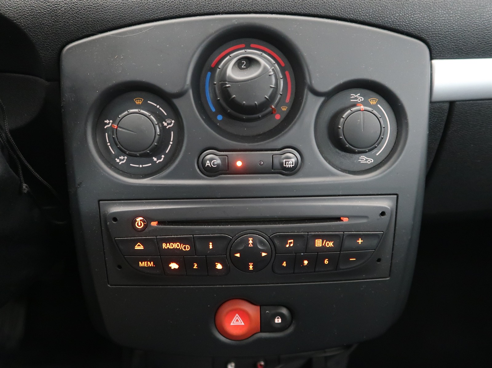Renault Clio, 2010 - pohled č. 18
