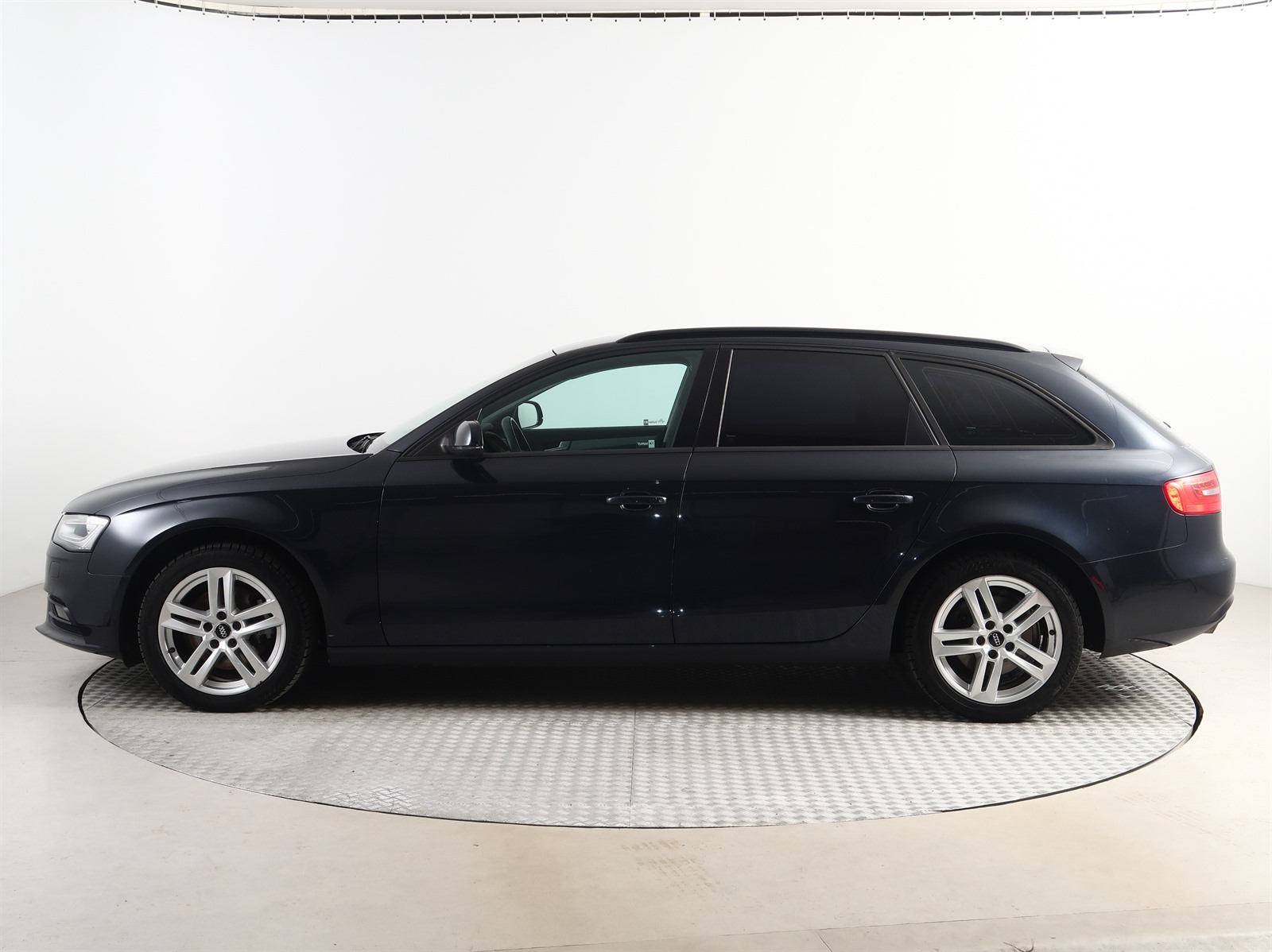 Audi A4, 2012 - pohled č. 4