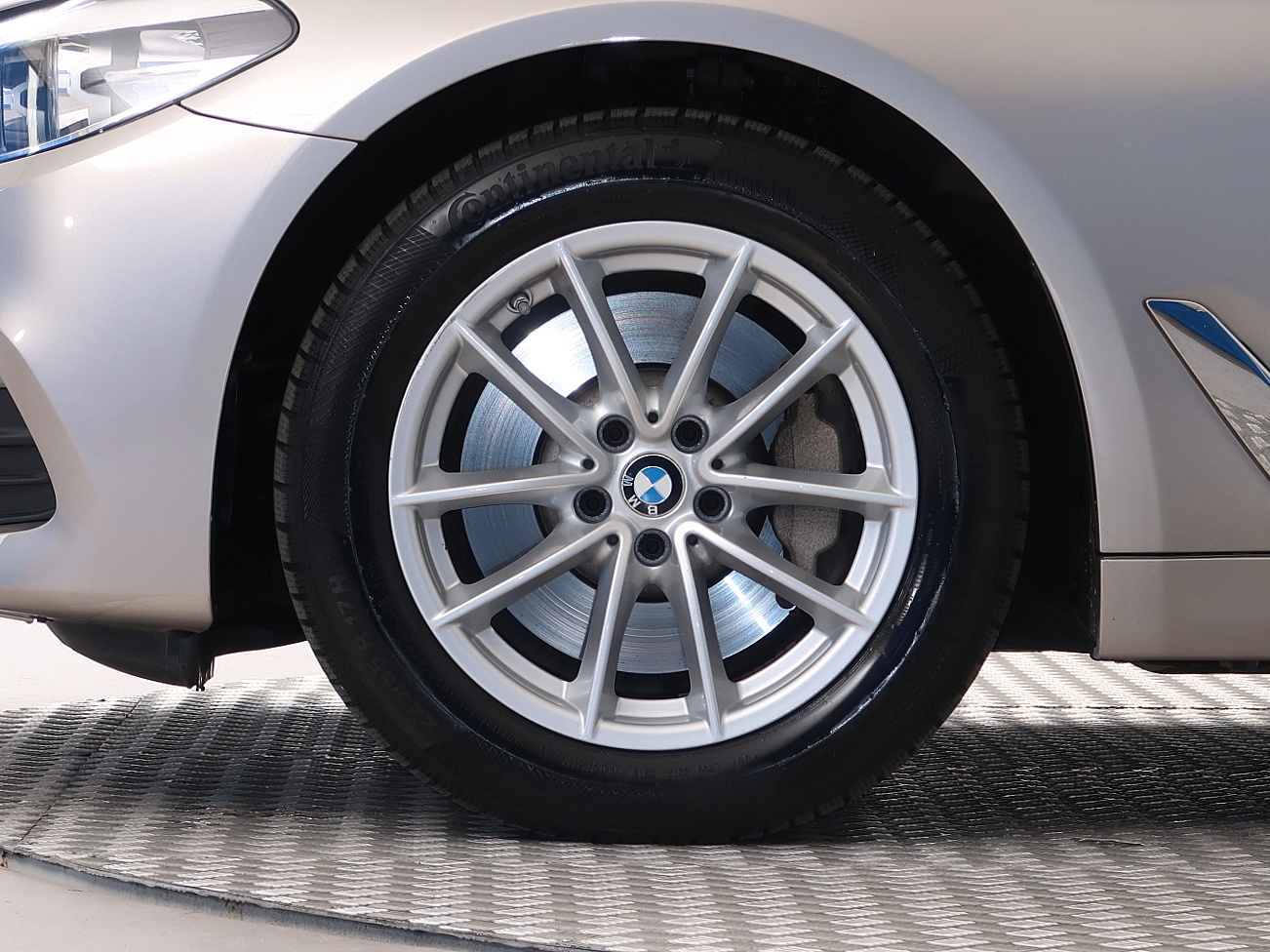 BMW Řada 5, 2017 - pohled č. 21