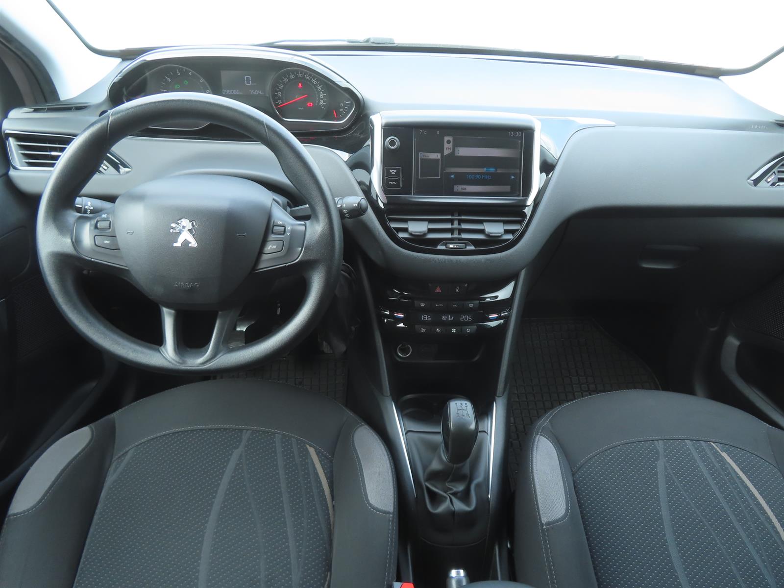 Peugeot 208, 2012 - pohled č. 10