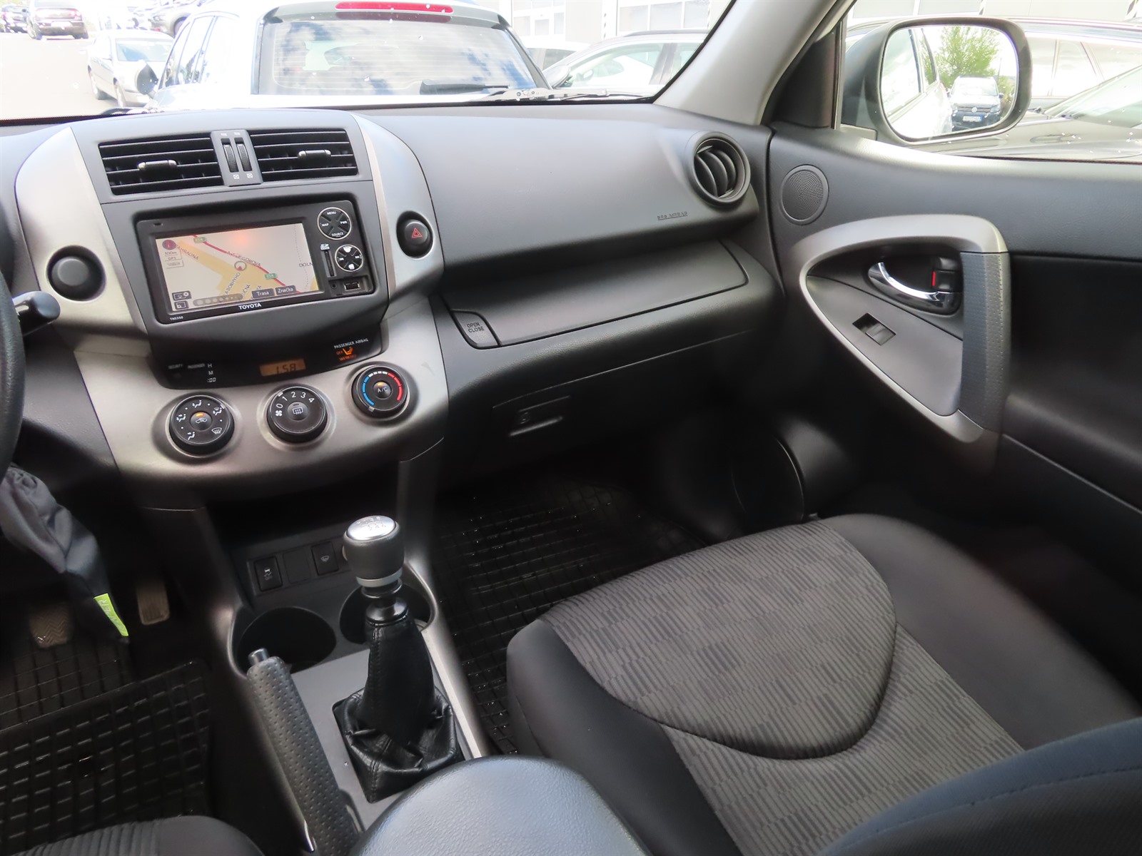Toyota RAV 4, 2012 - pohled č. 11