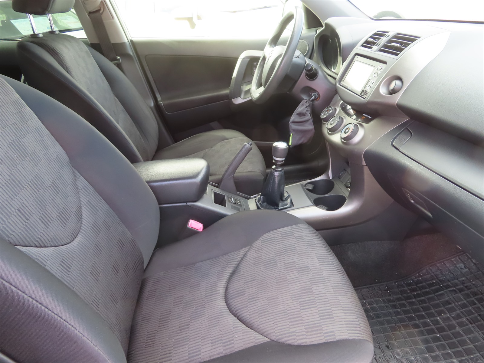 Toyota RAV 4, 2012 - pohled č. 12