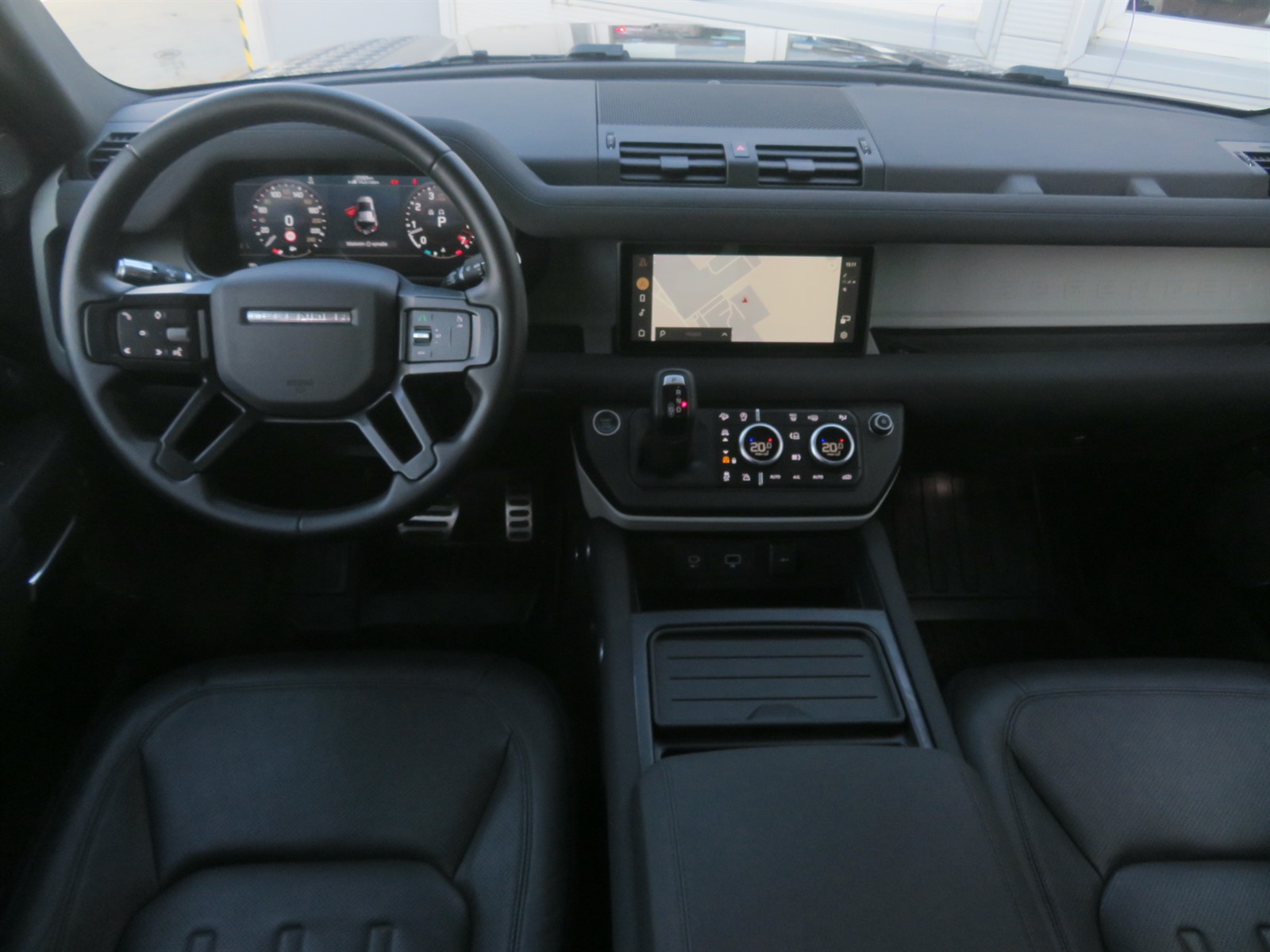 Land Rover Defender, 2022 - pohled č. 10