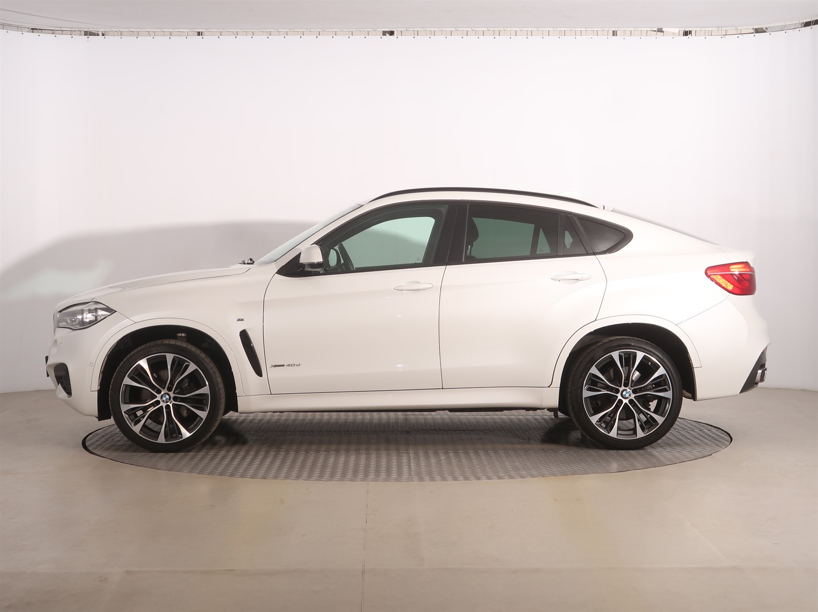BMW X6, 2020 - pohled č. 4