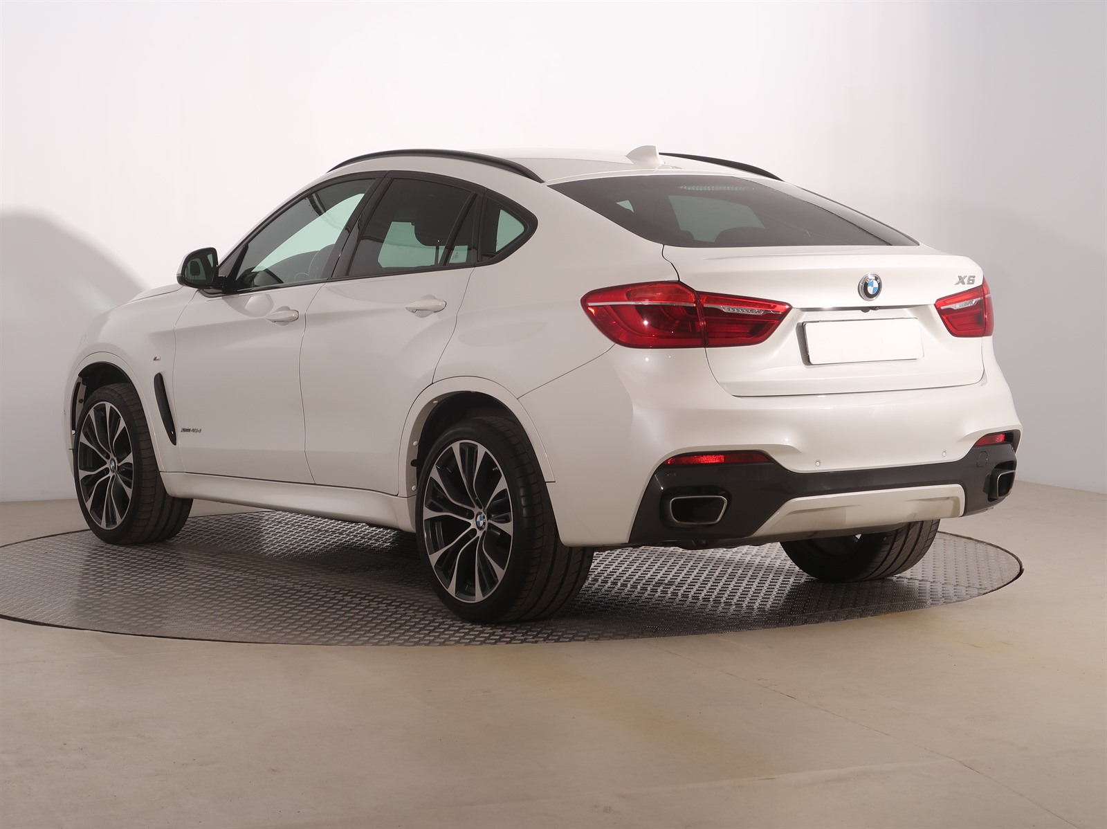 BMW X6, 2020 - pohled č. 5