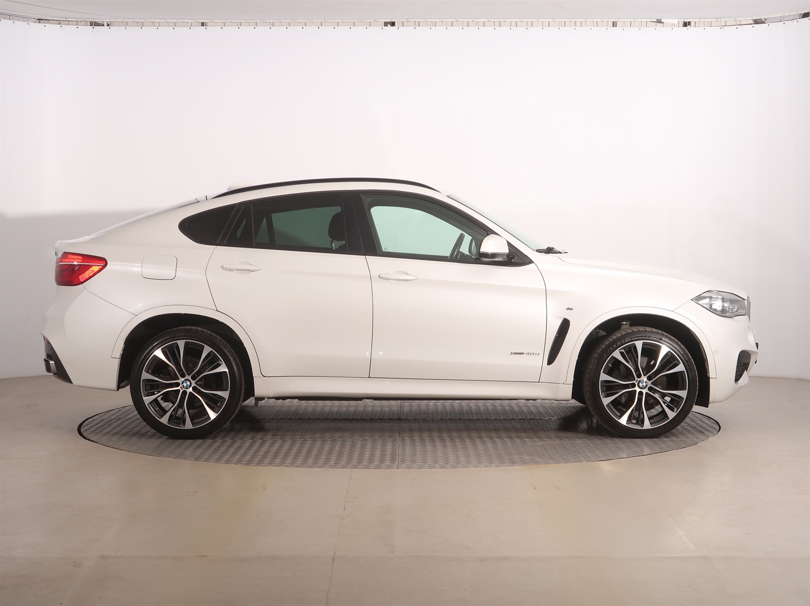 BMW X6, 2020 - pohled č. 8
