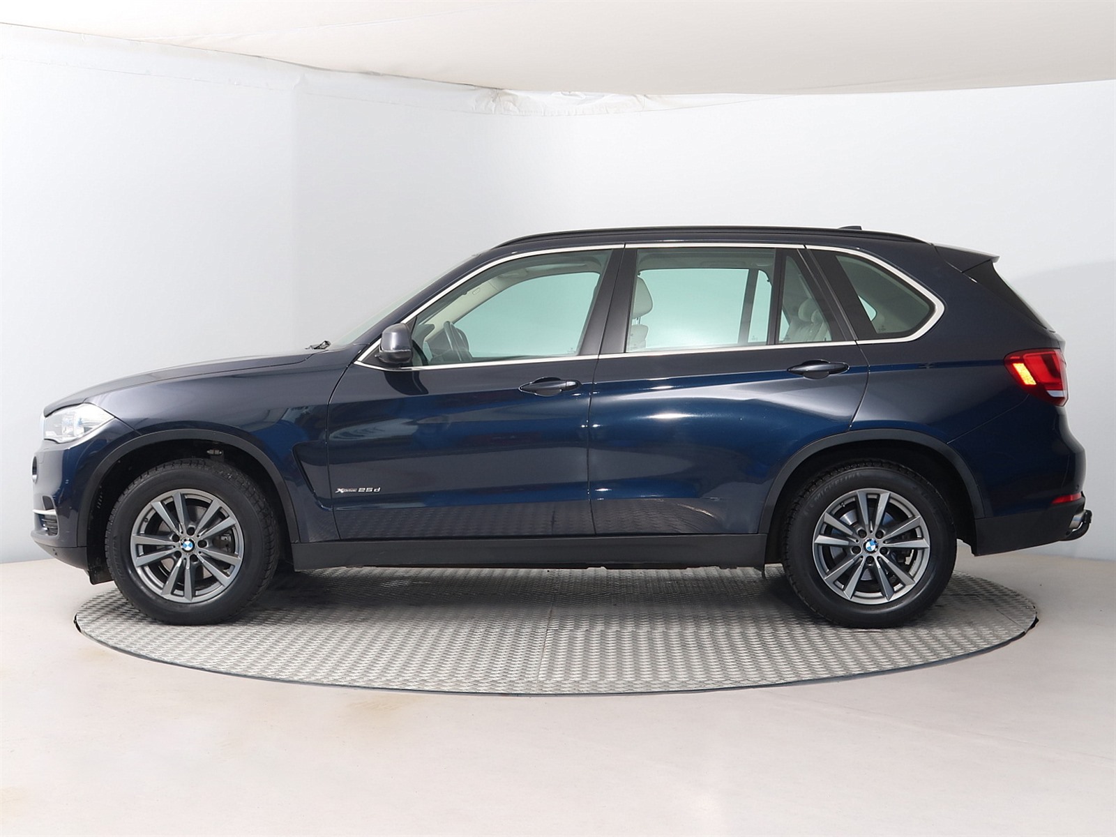BMW X5, 2015 - pohled č. 4
