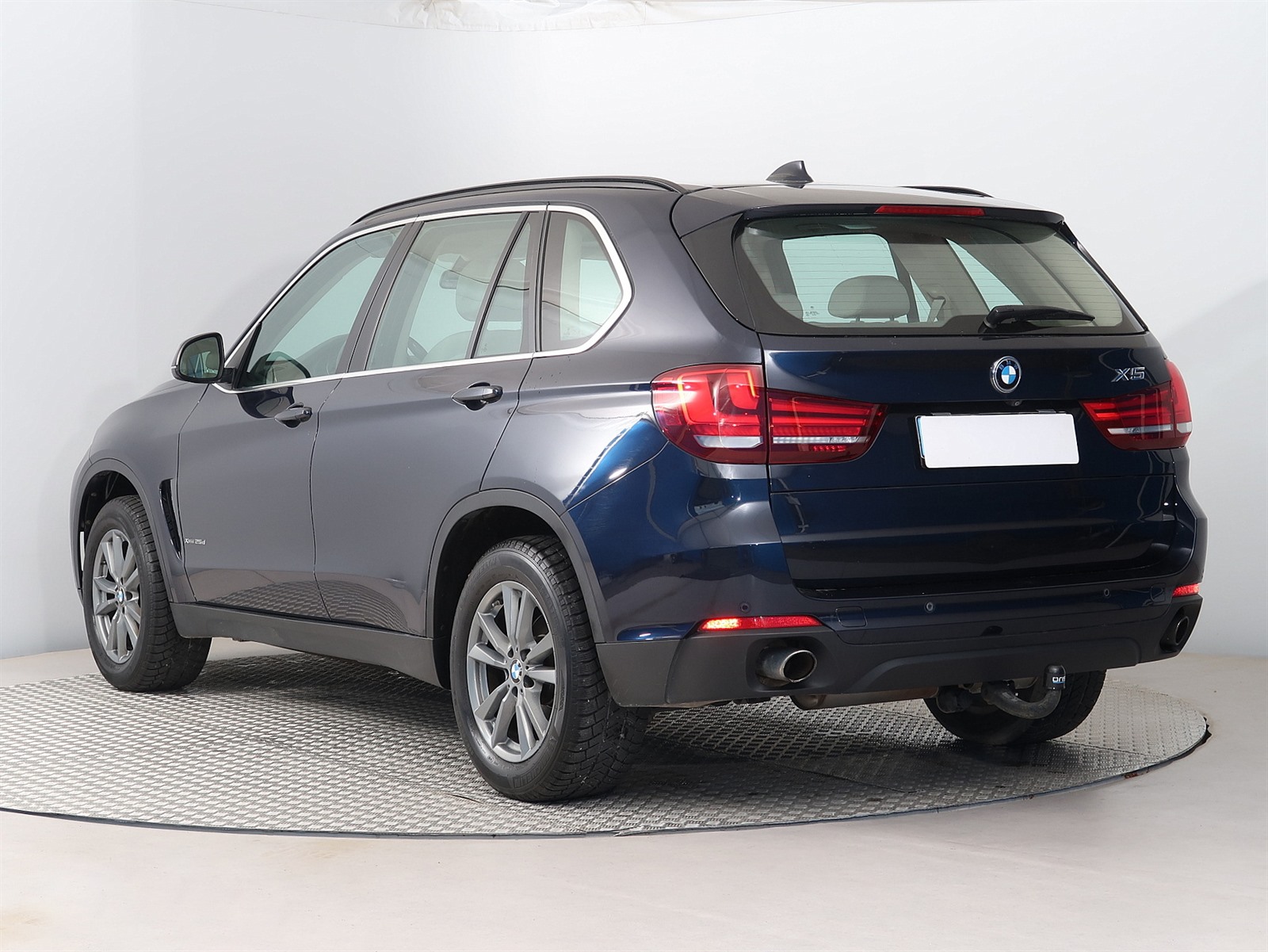 BMW X5, 2015 - pohled č. 5
