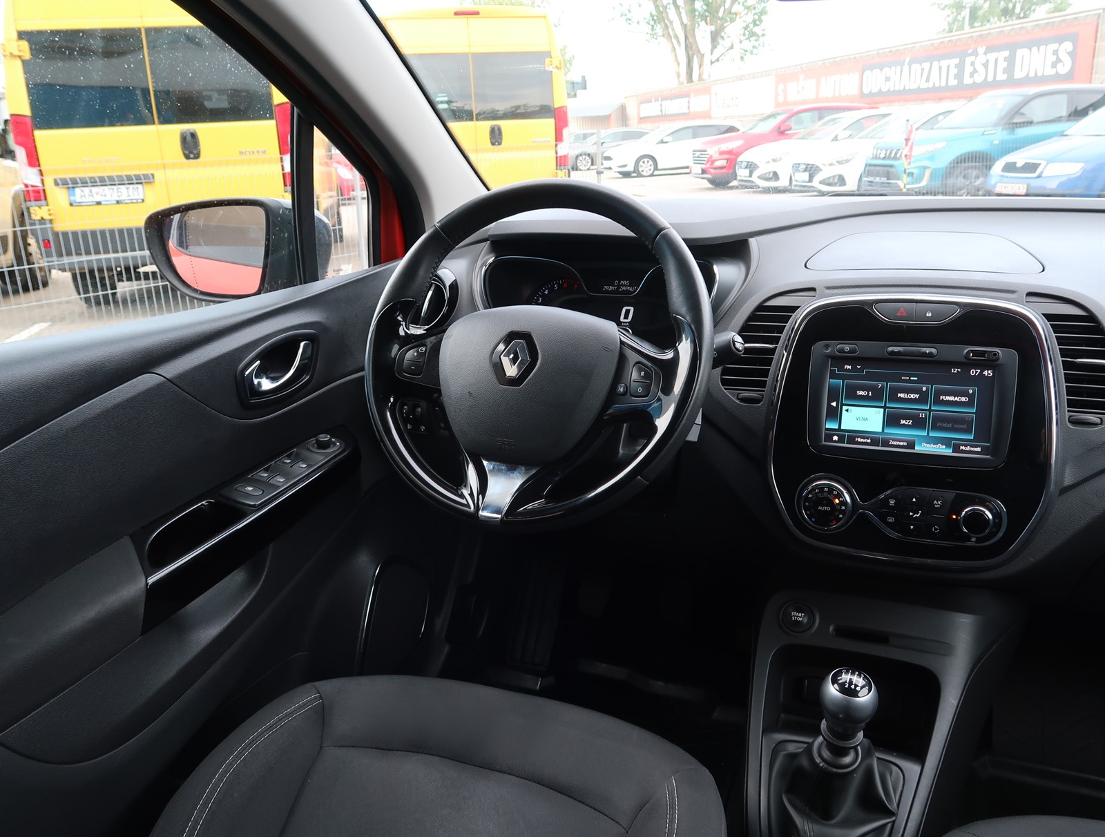 Renault Captur, 2017 - pohled č. 9