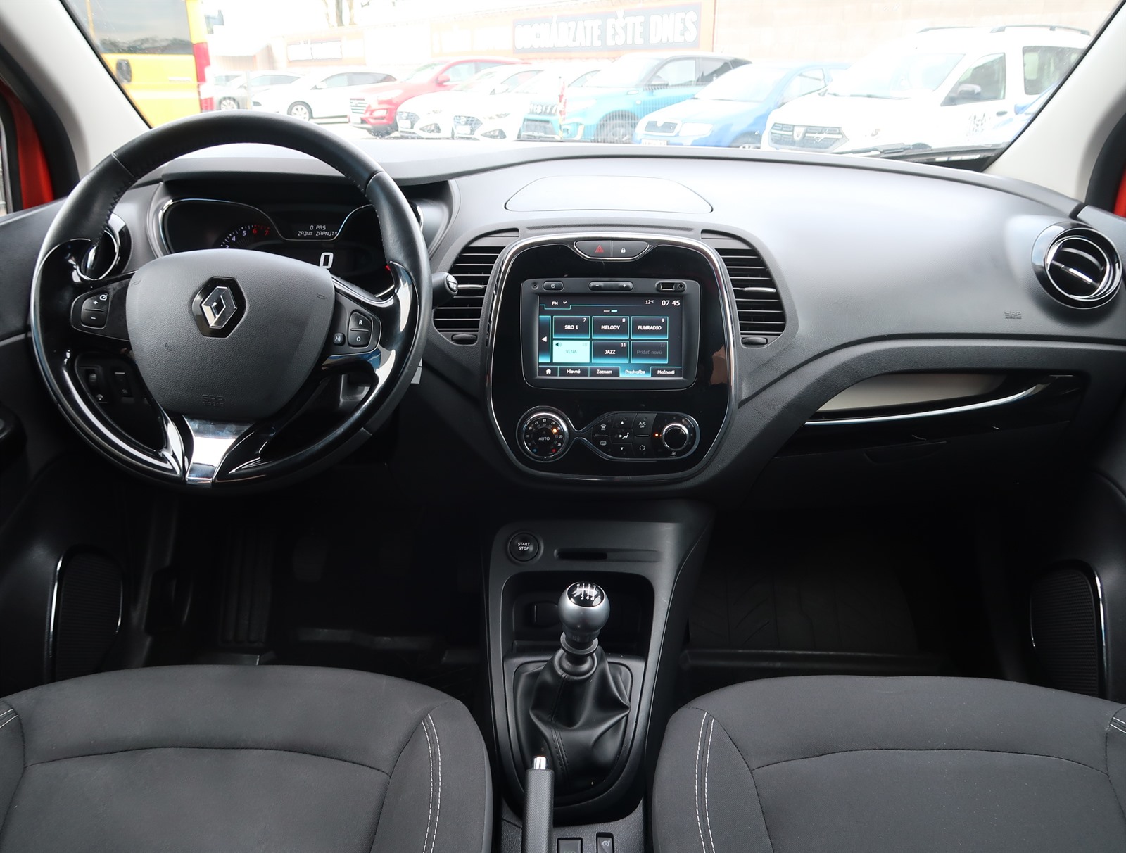 Renault Captur, 2017 - pohled č. 10