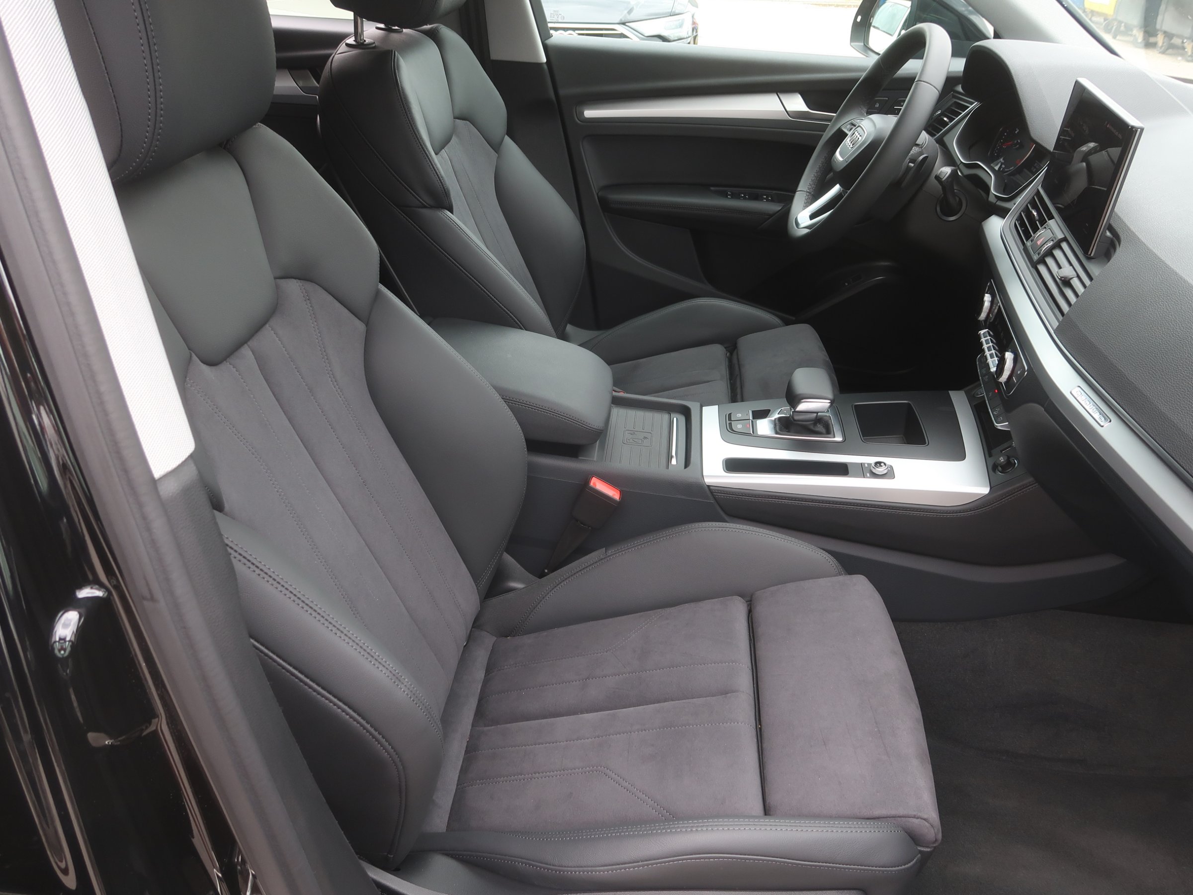 Audi Q5, 2024 - pohled č. 12