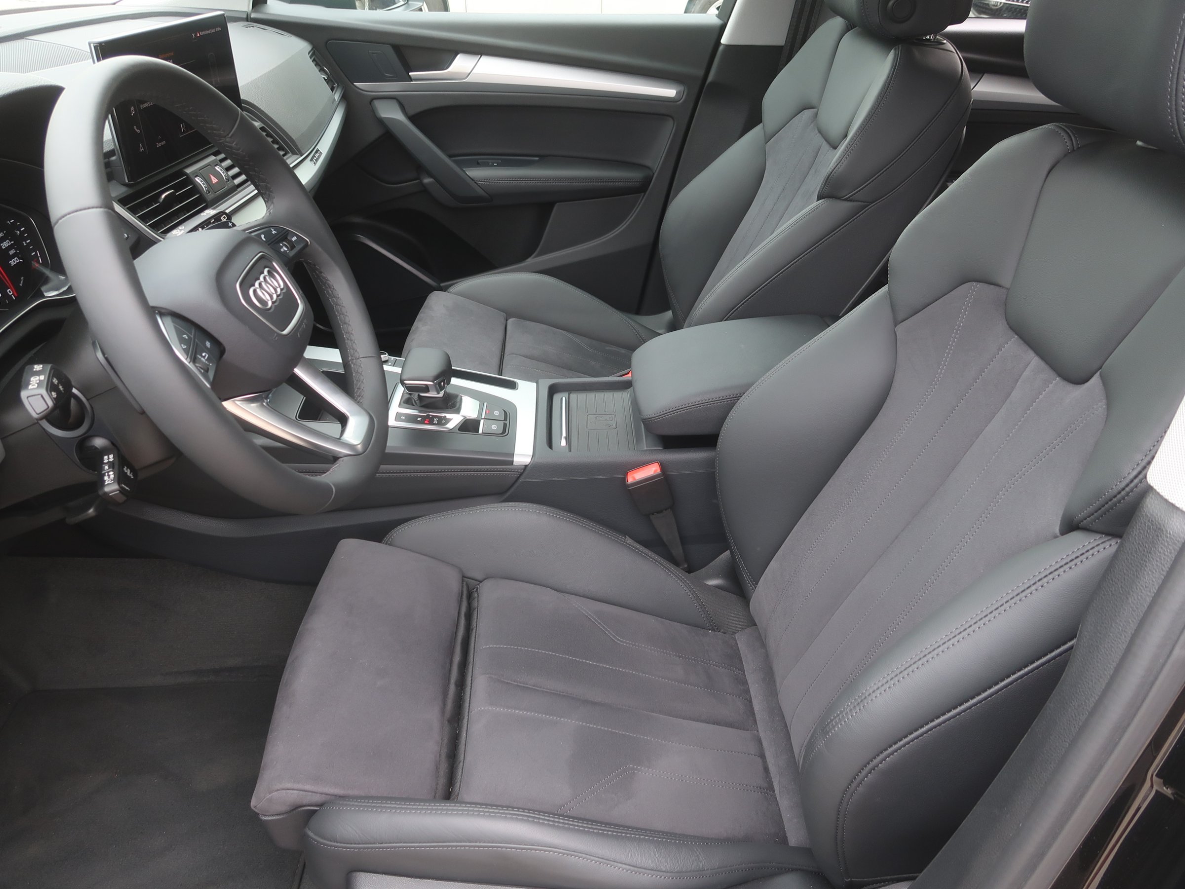 Audi Q5, 2024 - pohled č. 16
