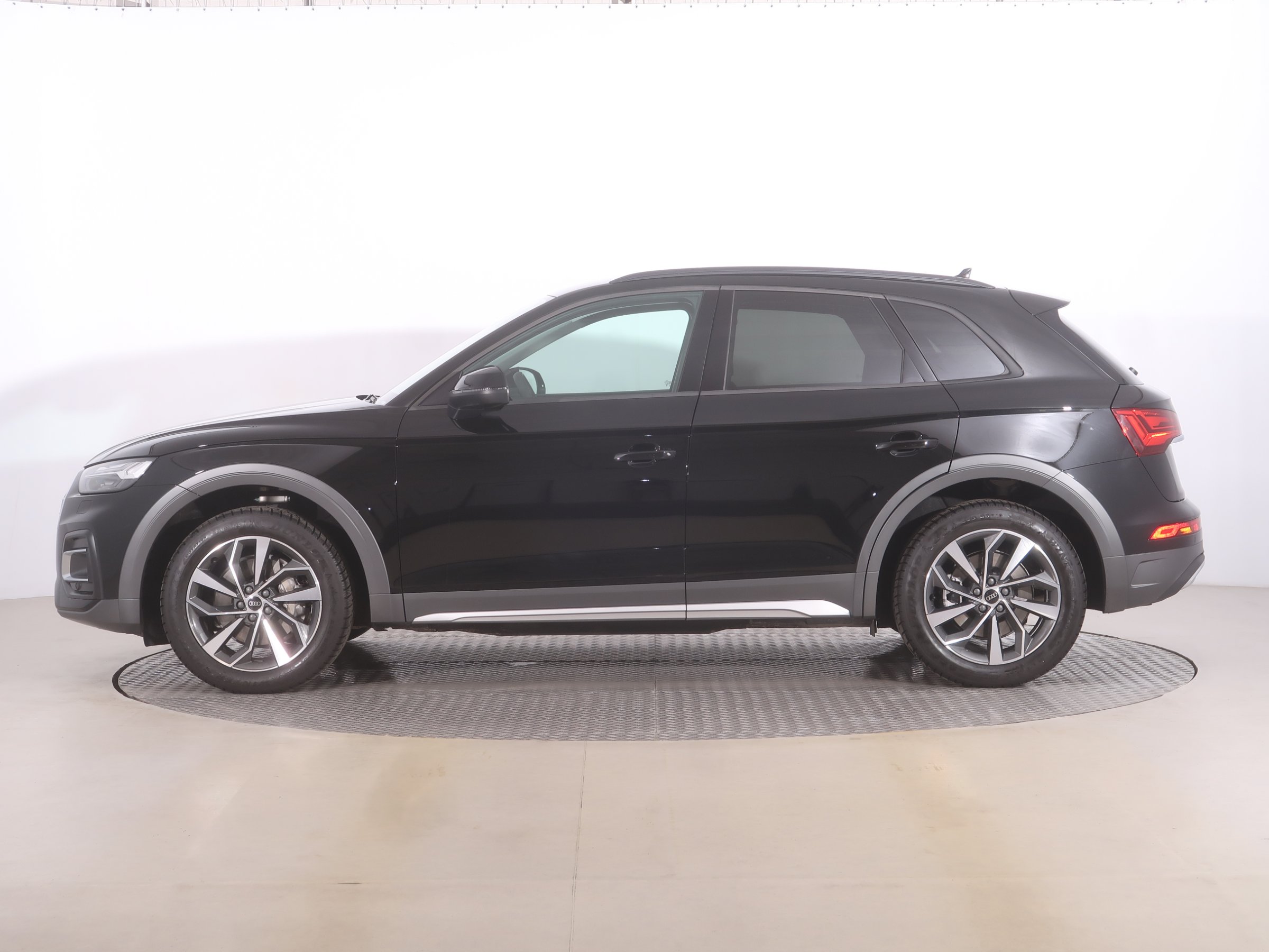Audi Q5, 2024 - pohled č. 4