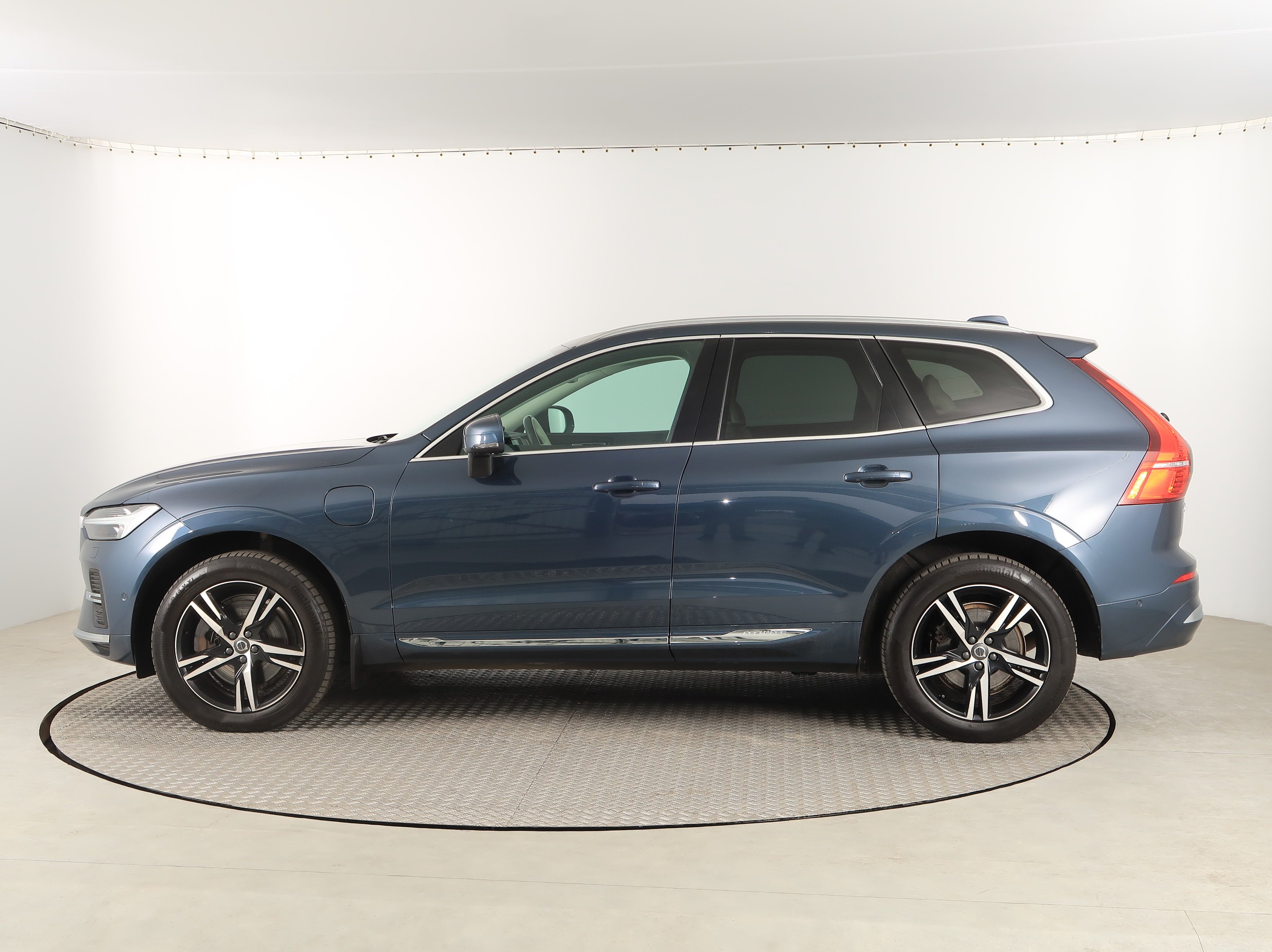 Volvo XC60, 2022 - pohled č. 4