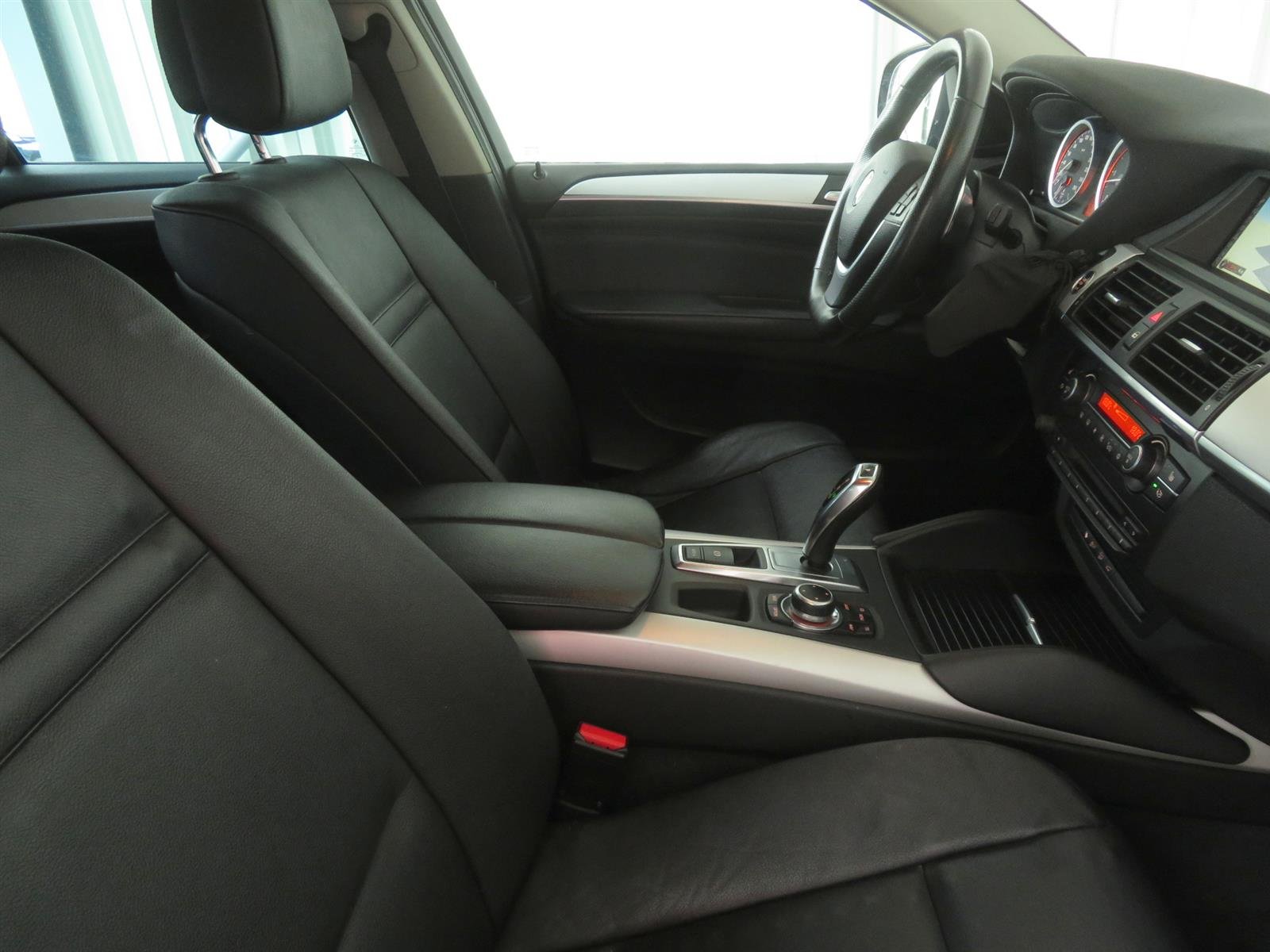 BMW X6, 2011 - pohled č. 12