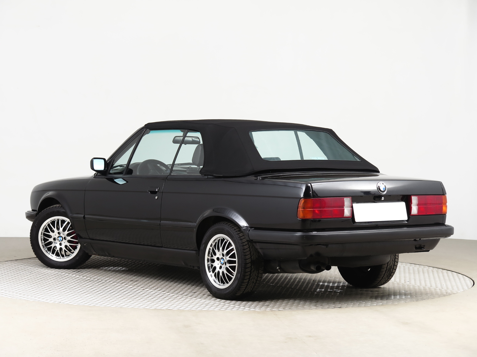 BMW Řada 3, 1989 - pohled č. 19