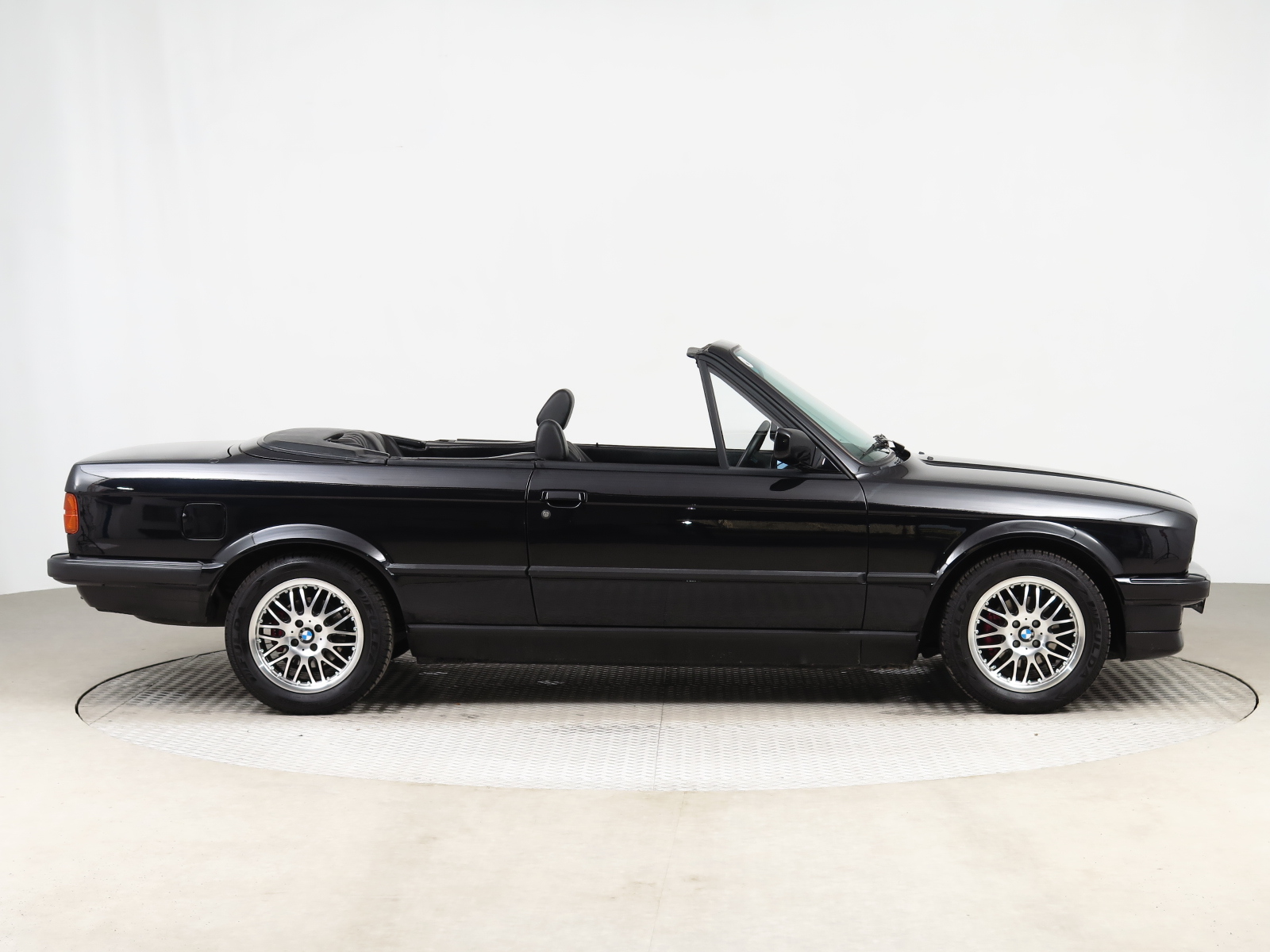 BMW Řada 3, 1989 - pohled č. 8