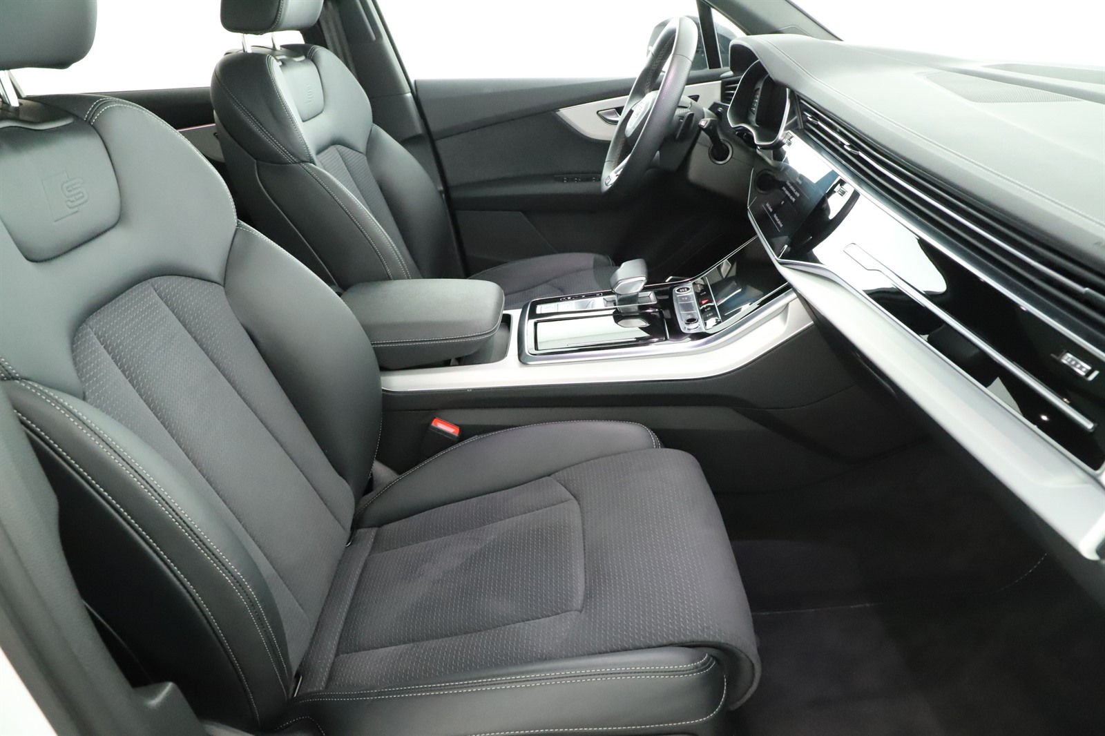 Audi Q7, 2023 - pohled č. 10