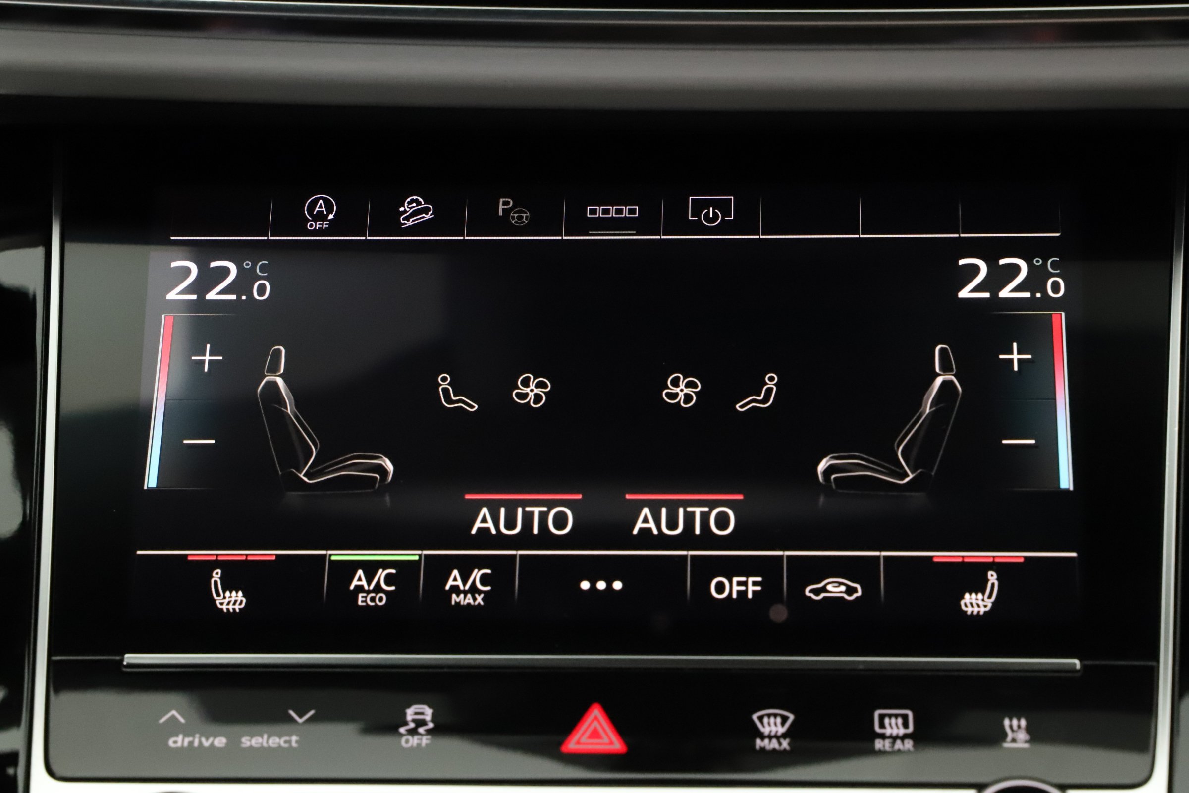 Audi Q8, 2023 - pohled č. 20