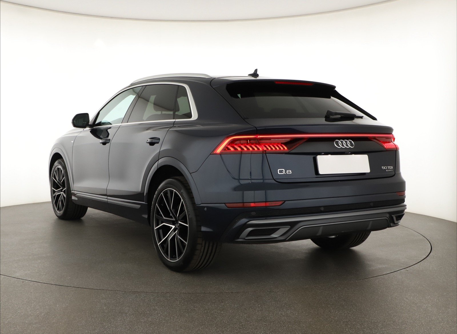 Audi Q8, 2023 - pohled č. 5