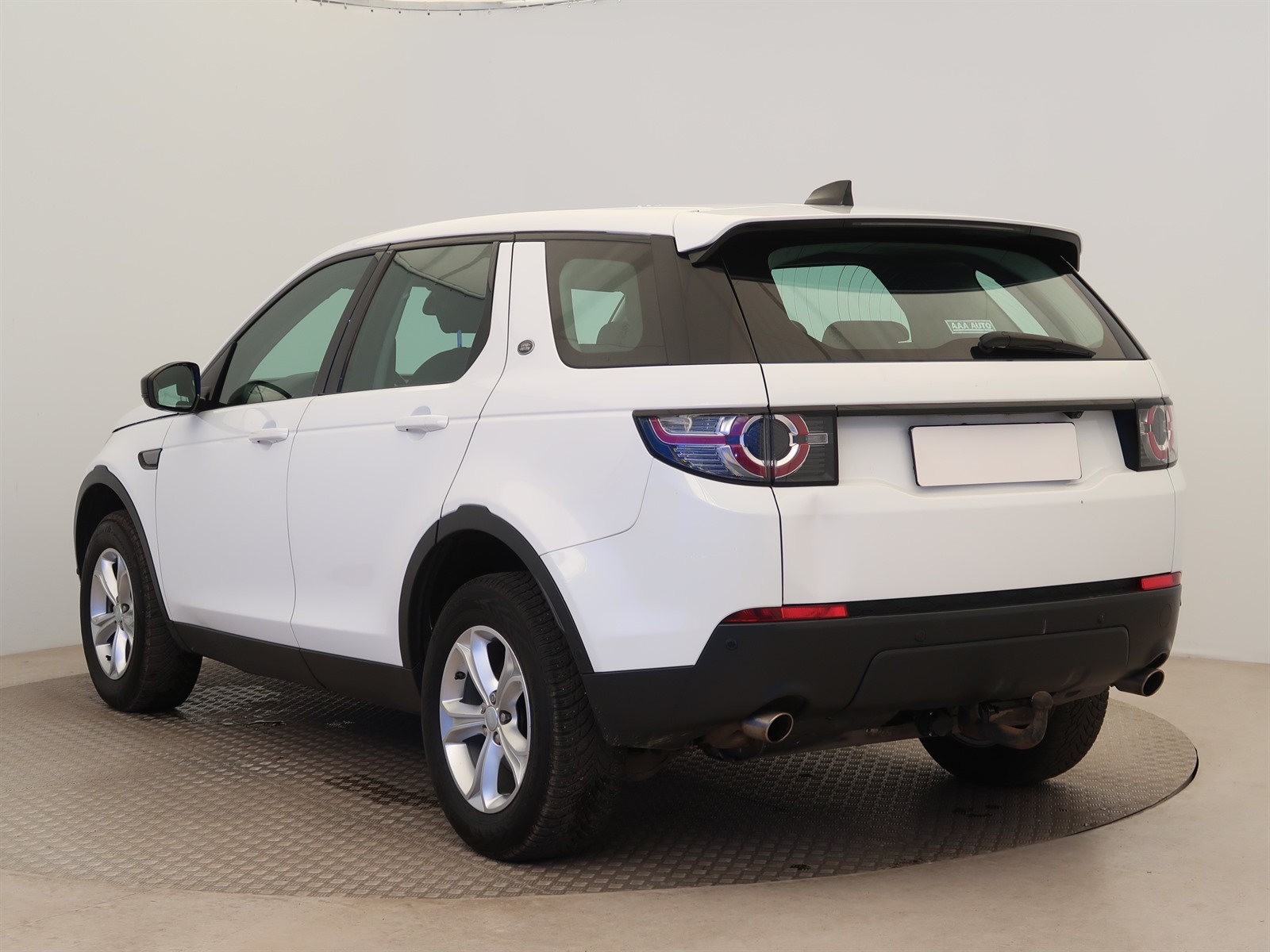 Land Rover Discovery Sport, 2017 - pohled č. 5