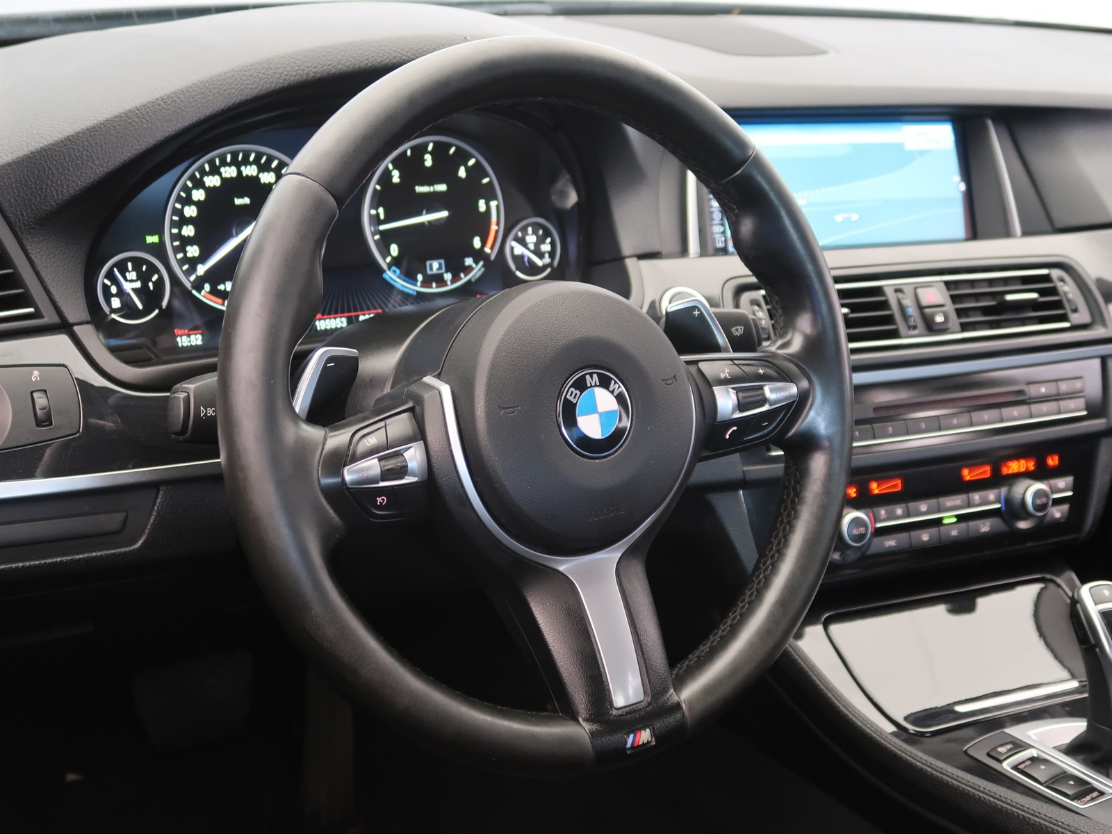 BMW Řada 5, 2016 - pohled č. 23