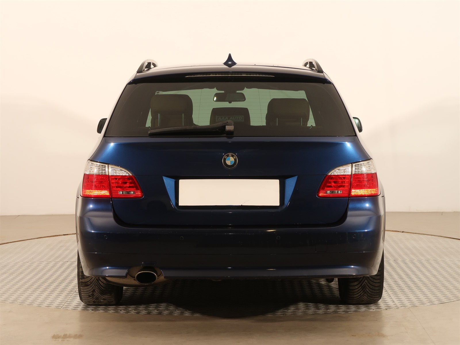 BMW Řada 5, 2009 - pohled č. 6